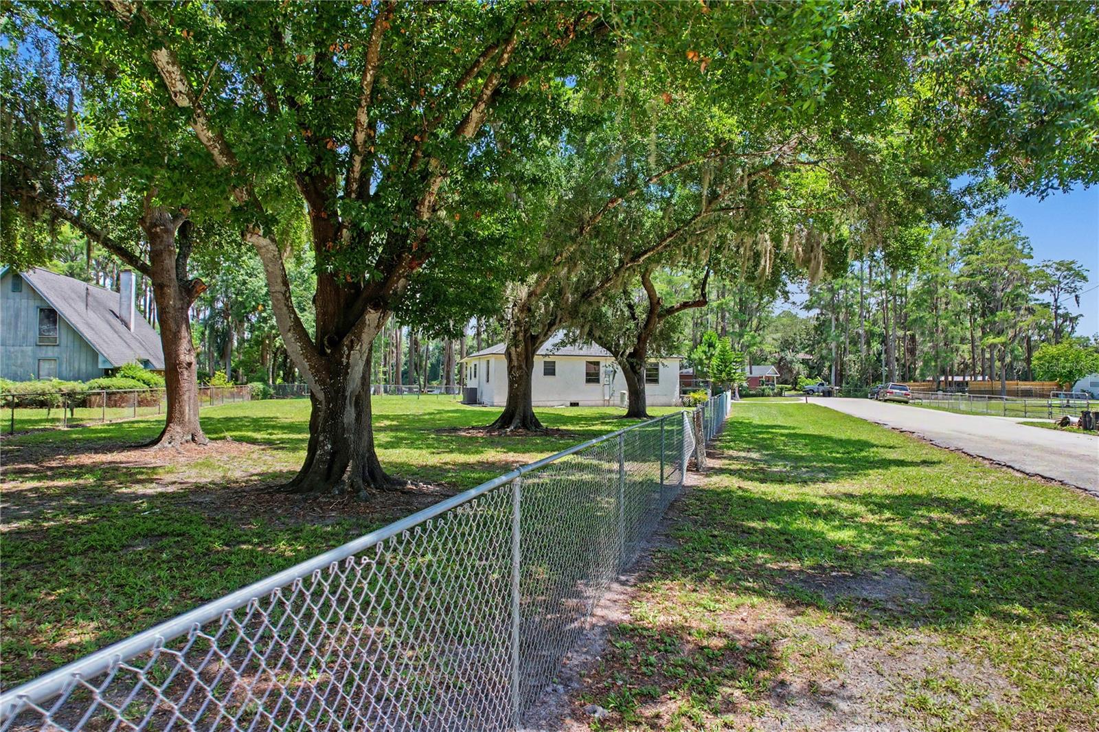 TRIPLE LAKE SHORES - Residential