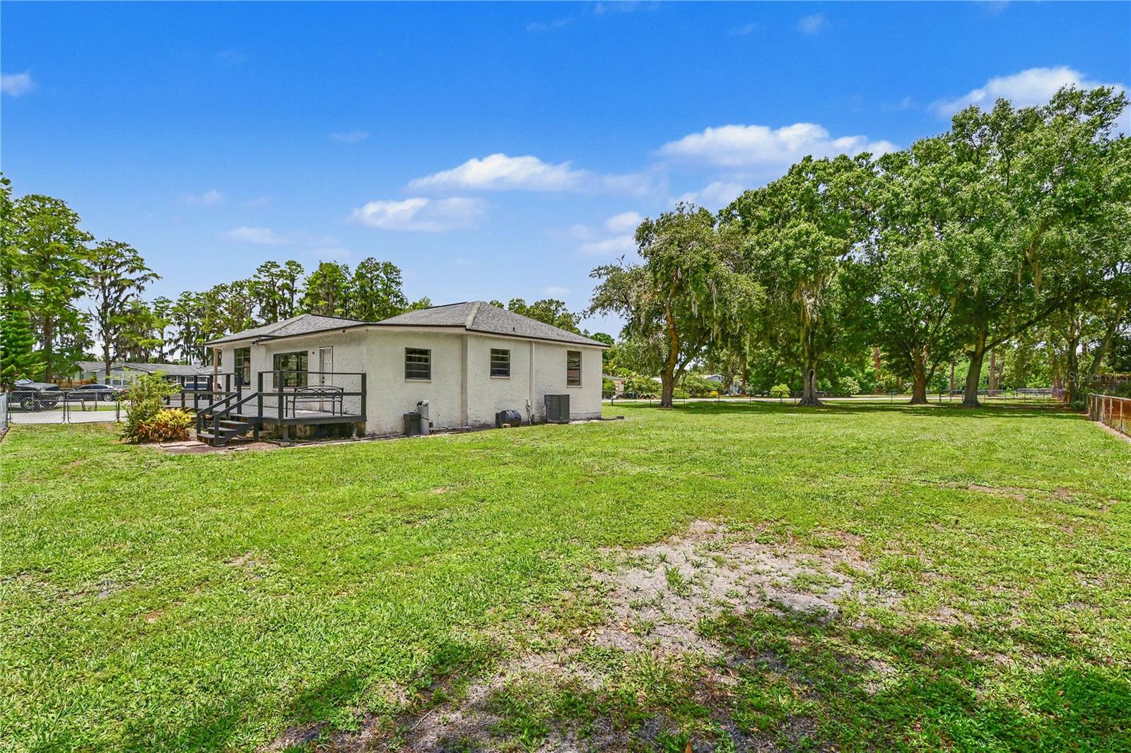 TRIPLE LAKE SHORES - Residential