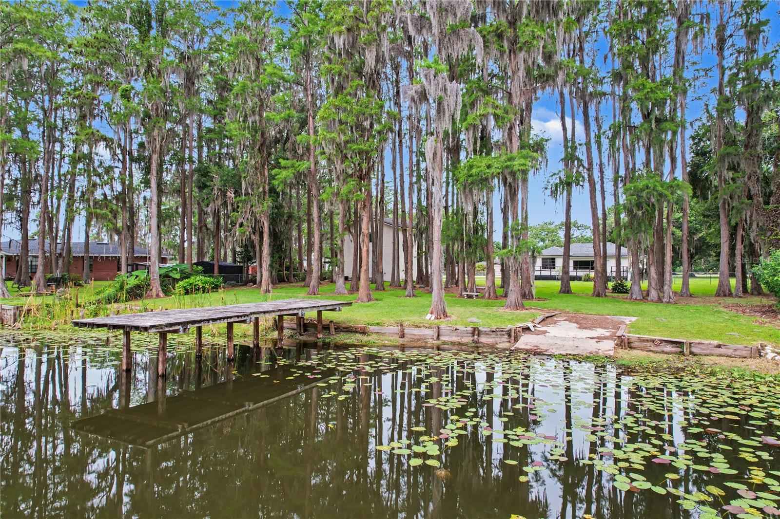 TRIPLE LAKE SHORES - Residential