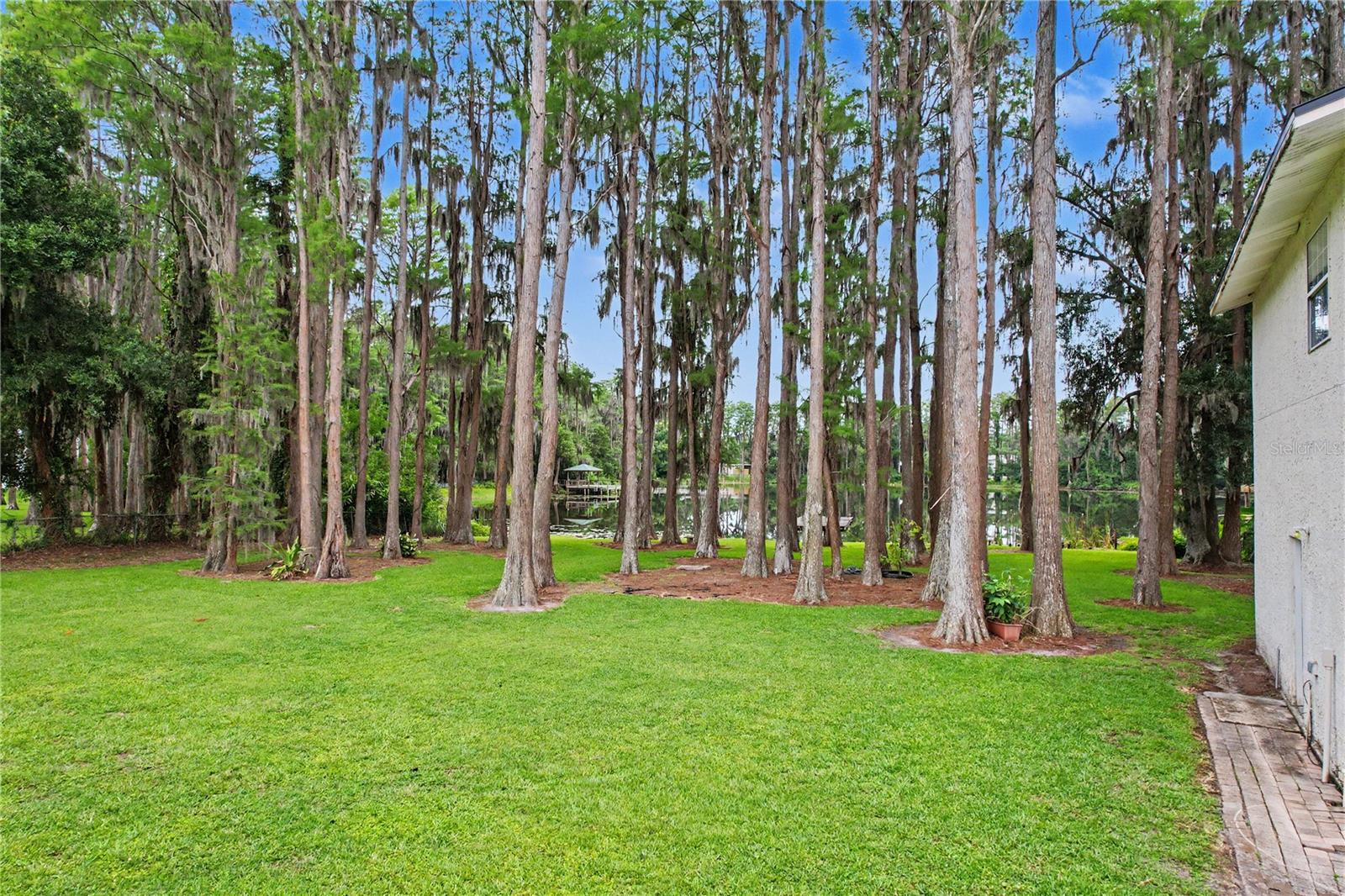 TRIPLE LAKE SHORES - Residential