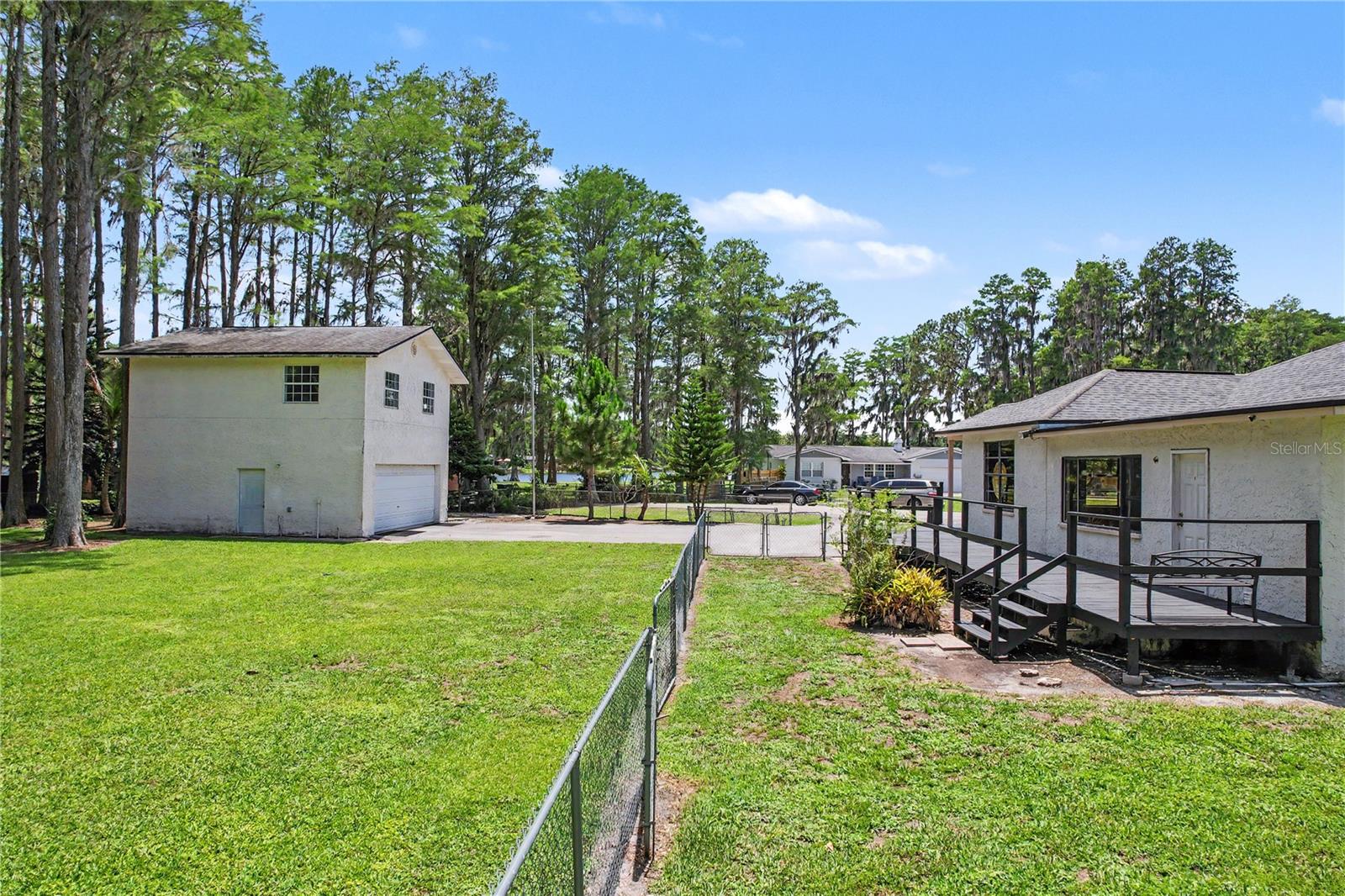 TRIPLE LAKE SHORES - Residential