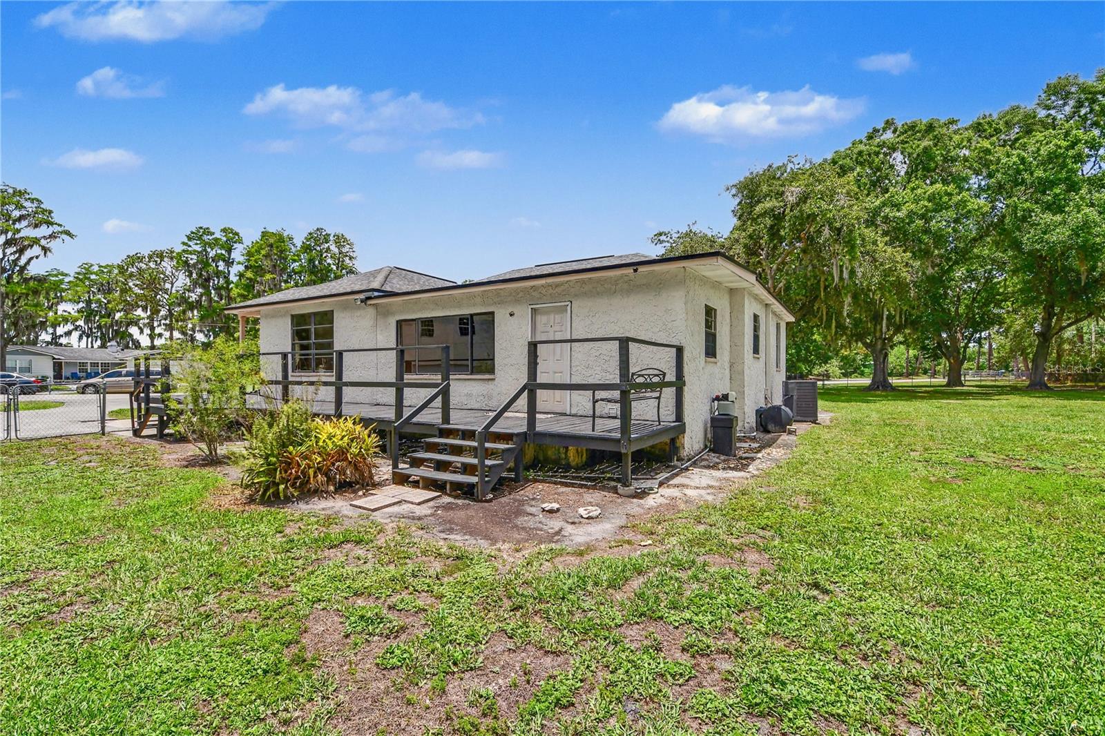 TRIPLE LAKE SHORES - Residential