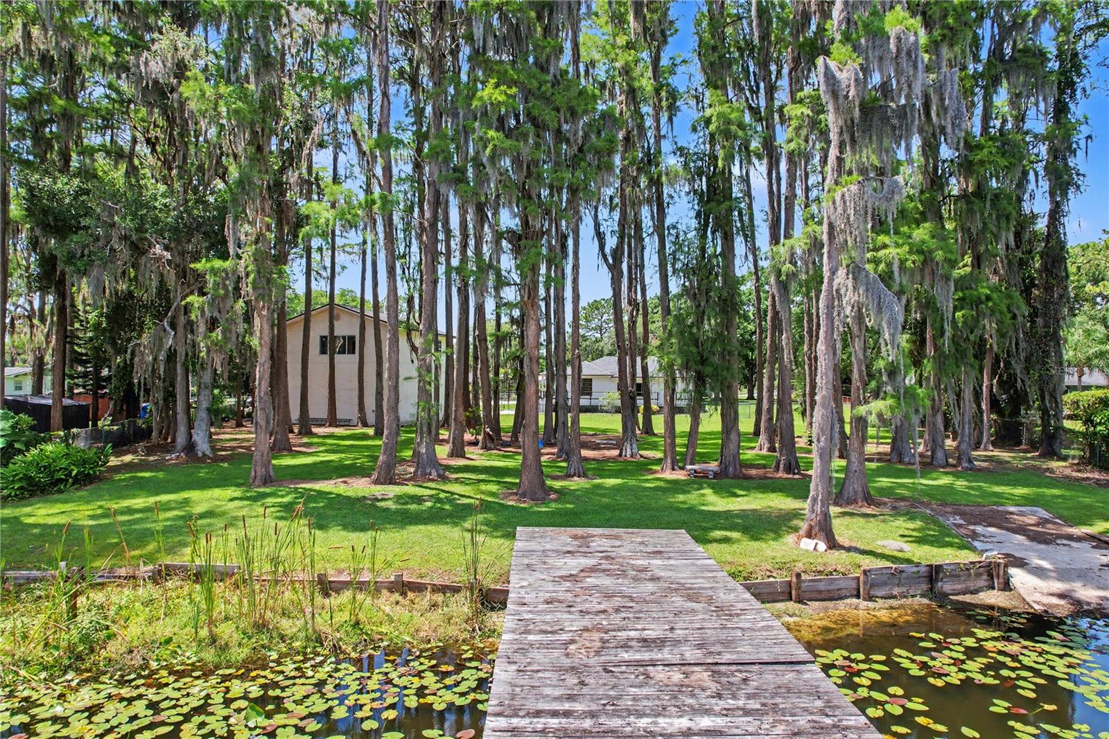 TRIPLE LAKE SHORES - Residential