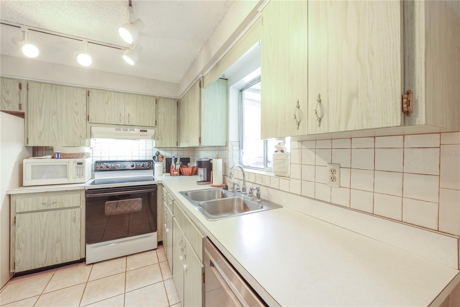 HARBOR HEIGHTS ESTATES - Residential