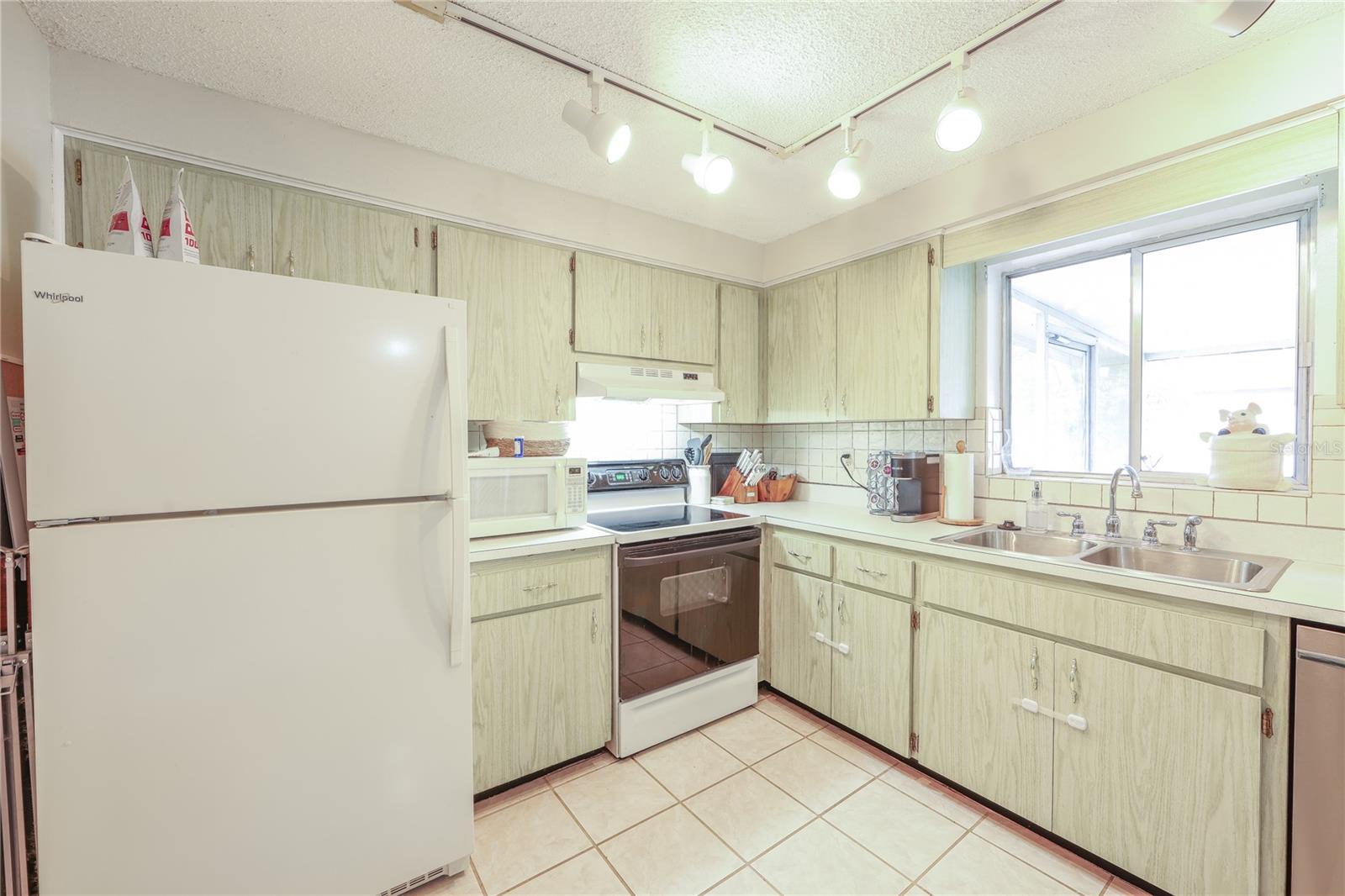 HARBOR HEIGHTS ESTATES - Residential