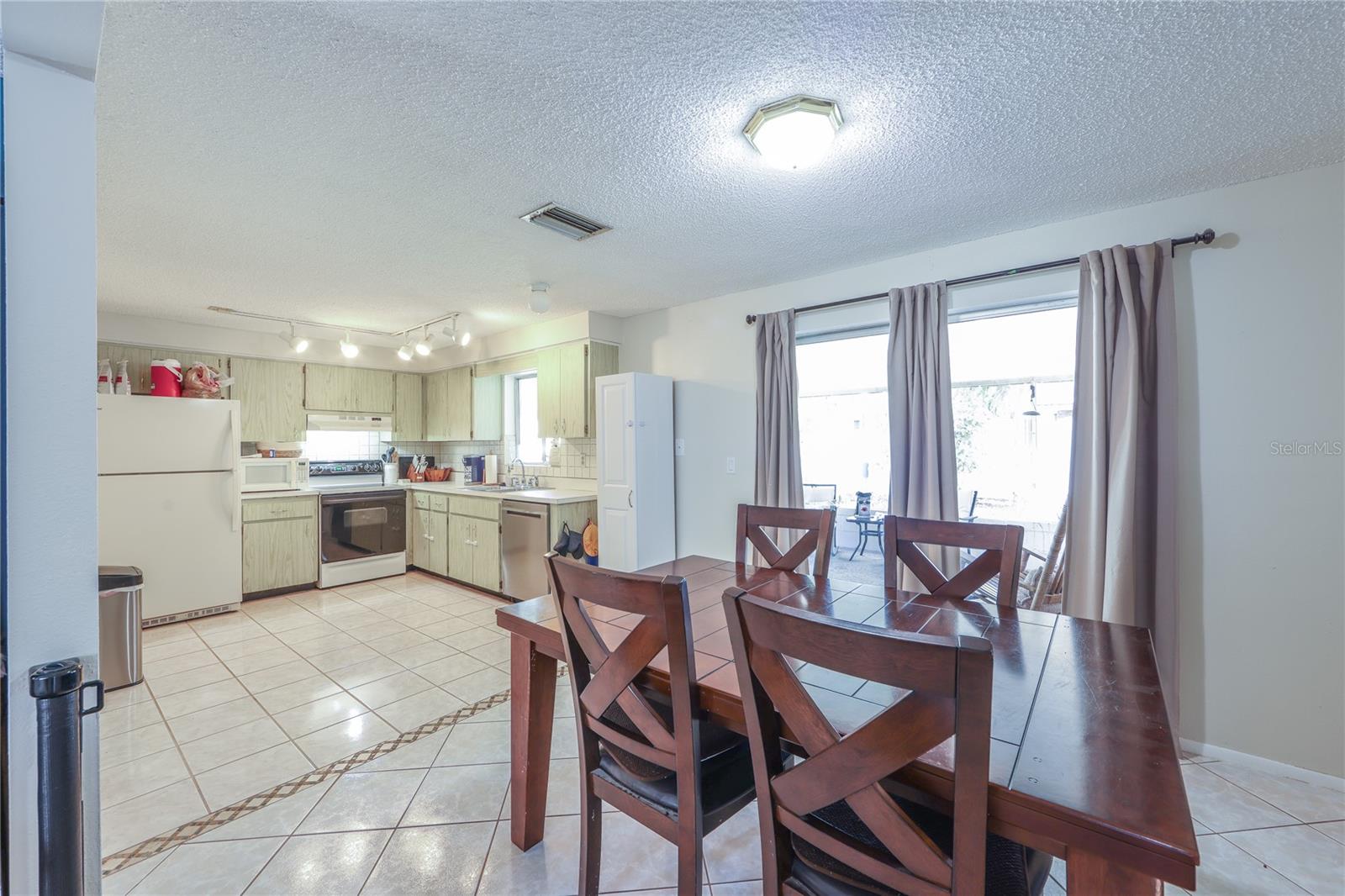 HARBOR HEIGHTS ESTATES - Residential
