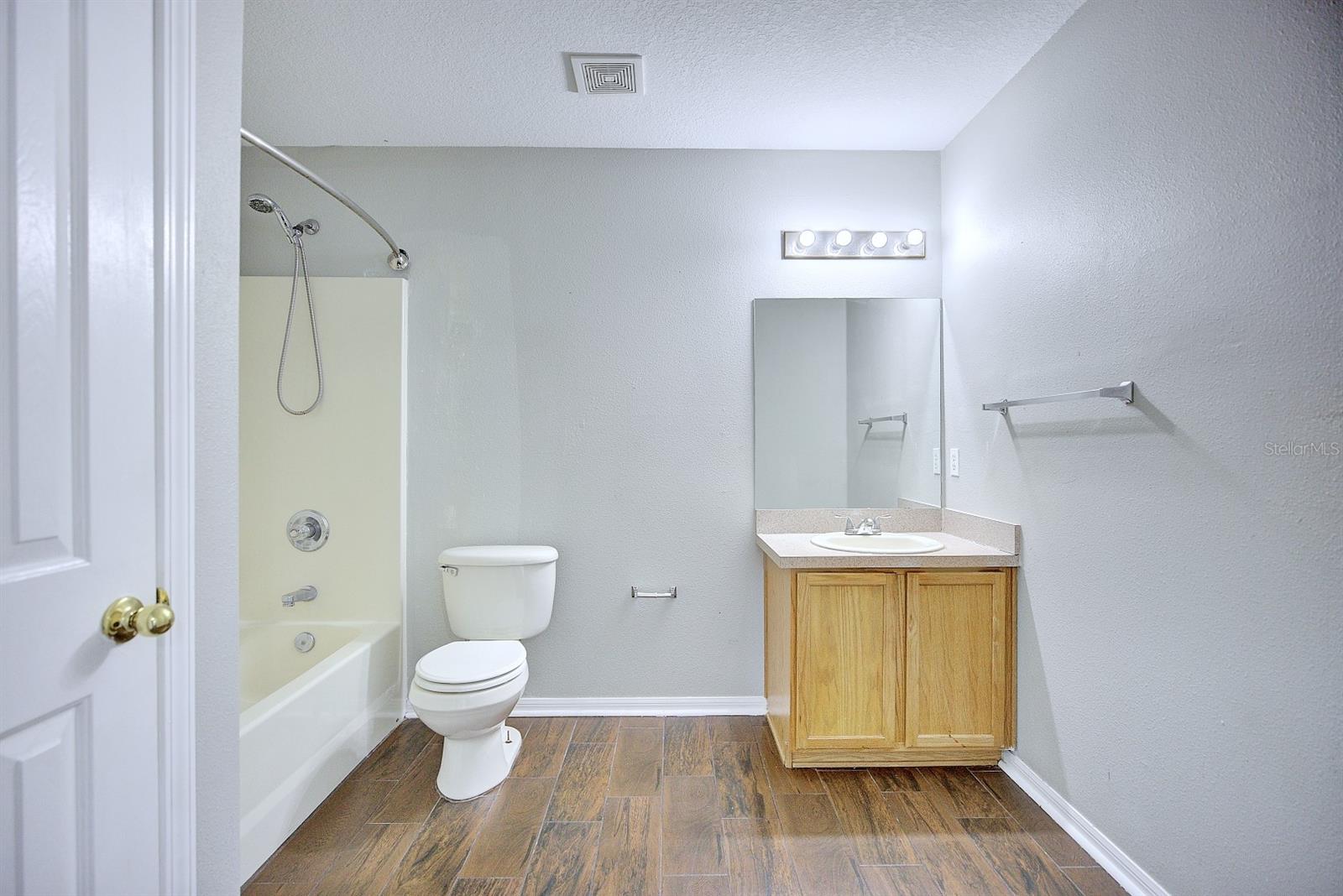 HUNTERS GREENE PH 03 - Residential