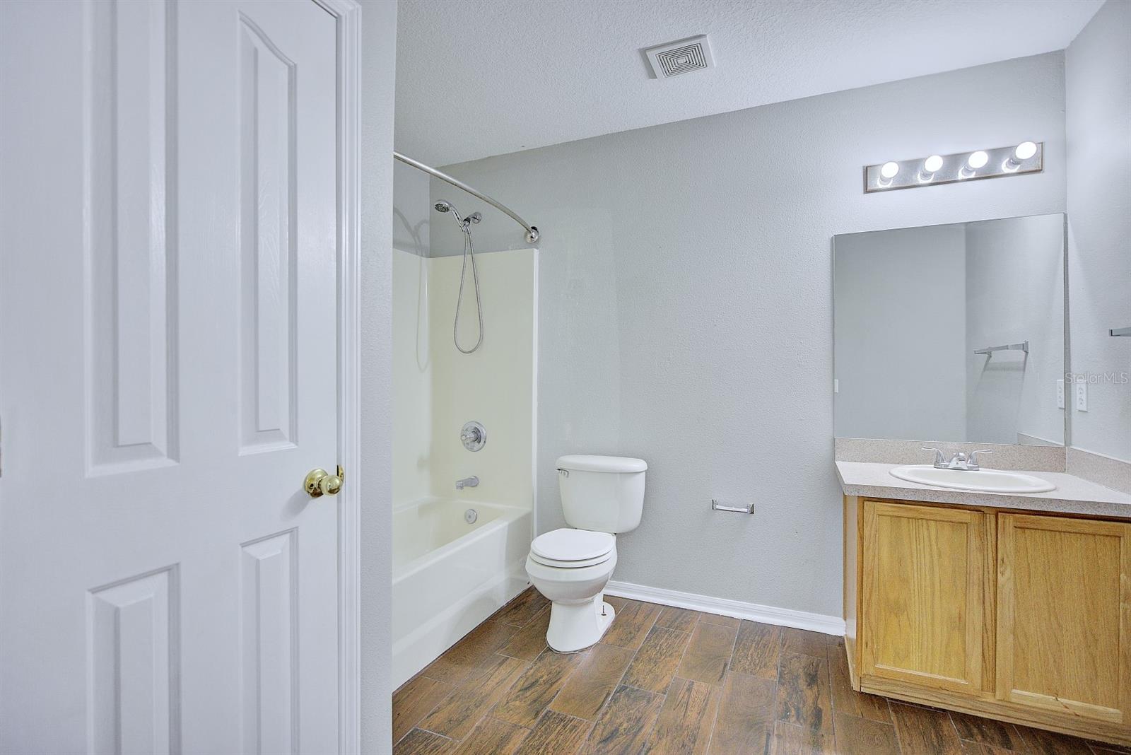 HUNTERS GREENE PH 03 - Residential