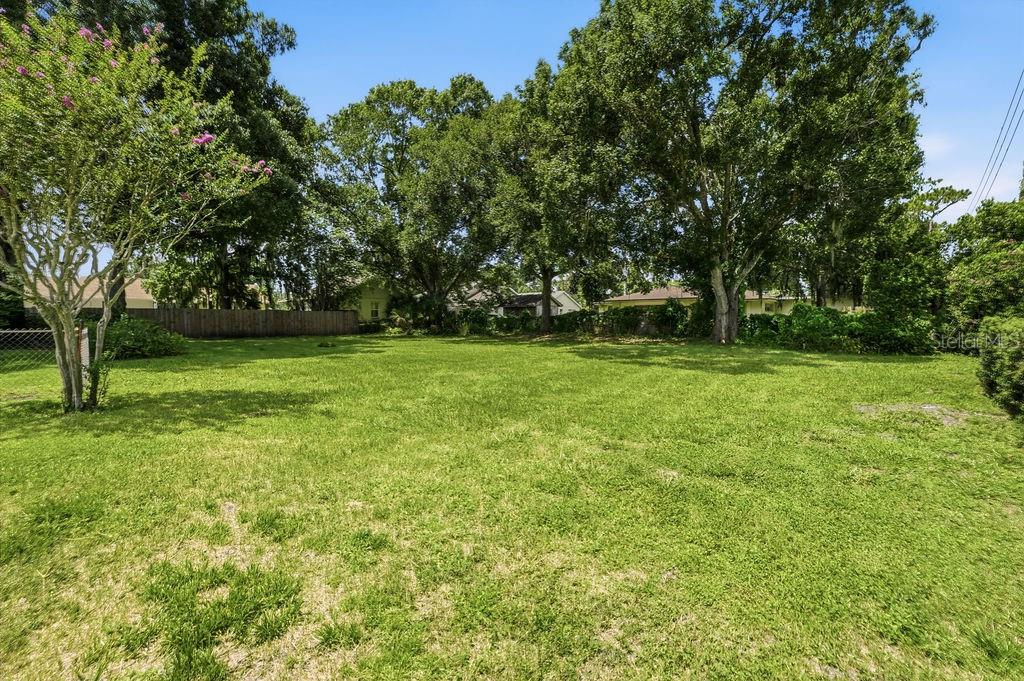 Rare opportunity to acquire a newly approved 0.19-acre buildable residential homesite in an established East Orlando area with NO HOA. Opportunities like this are becoming increasingly difficult to find, making this an excellent option for builders planning their next spec home,  or buyers looking to build a custom home. Conveniently located just minutes from UCF, Downtown Orlando, State Road 417, State Road 408, shopping, dining, parks, and major employers.

The lot was recently created through a county-approved lot split and is zoned R-1 for single-family residential use. Buyer is responsible for verifying all information and completing any desired due diligence, including zoning, building requirements, utility availability, septic and any other approvals required for development. Survey available upon request.
