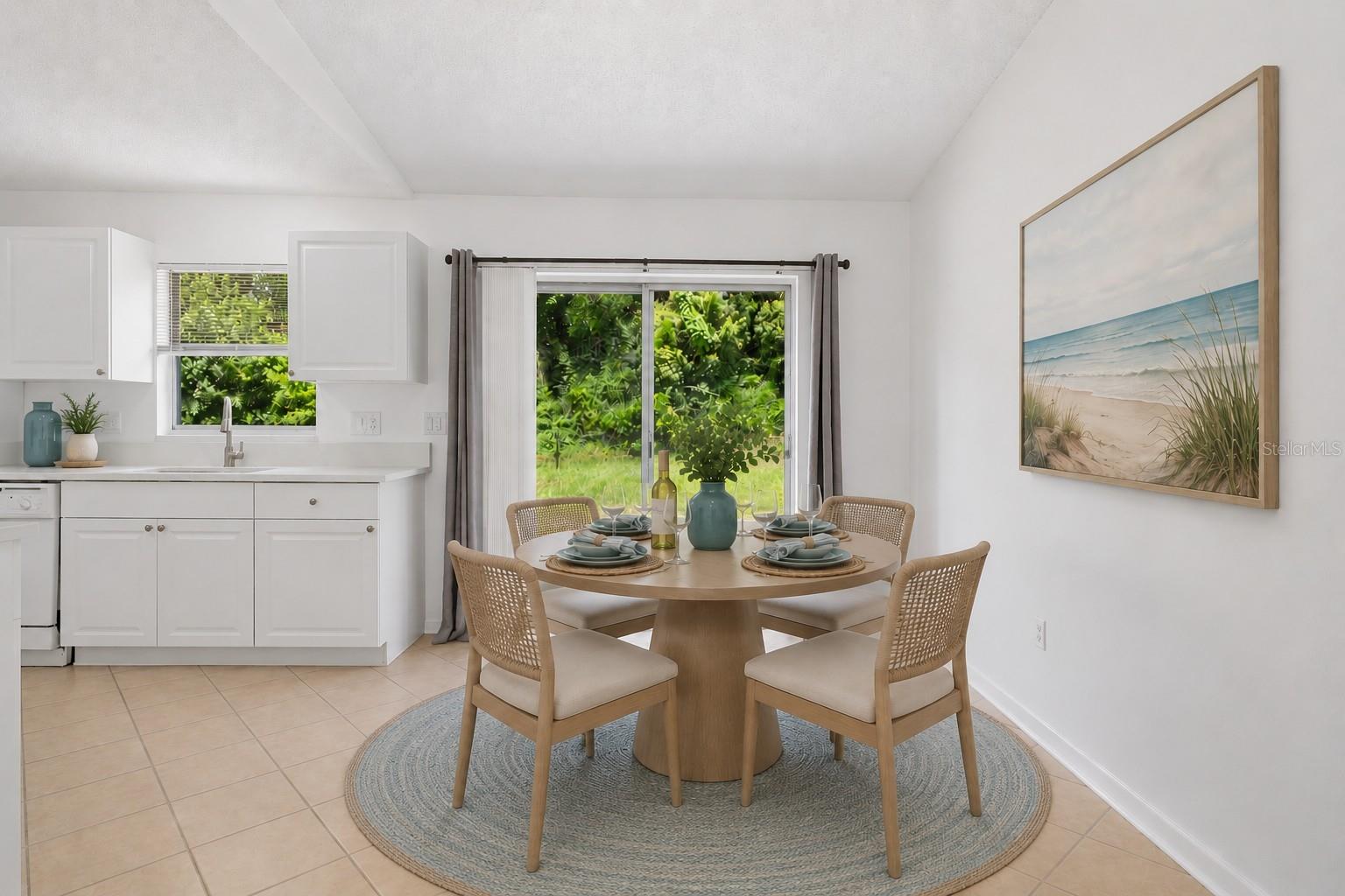 PALM LAKES ESTATES - Residential Income