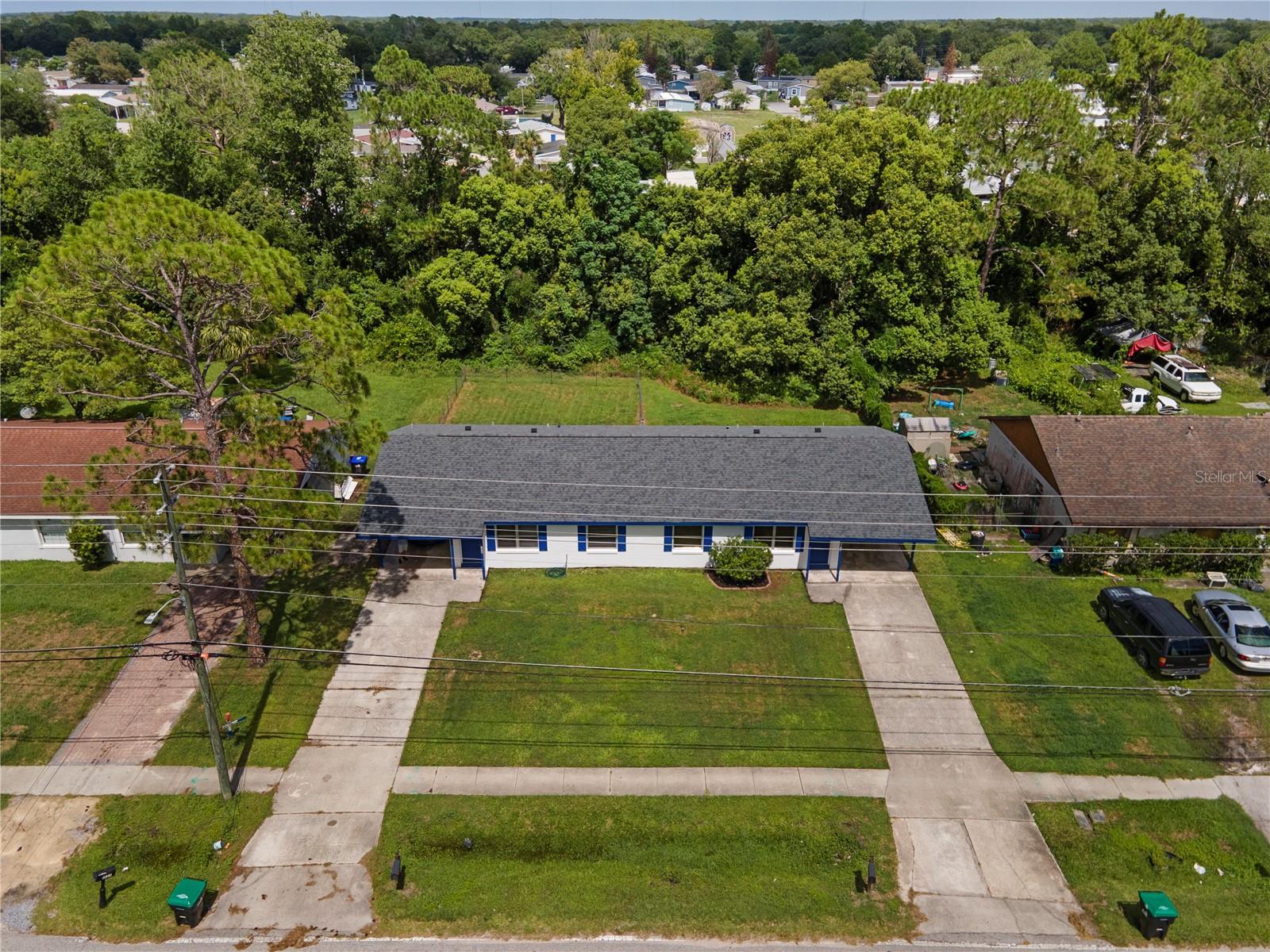 PALM LAKES ESTATES - Residential Income