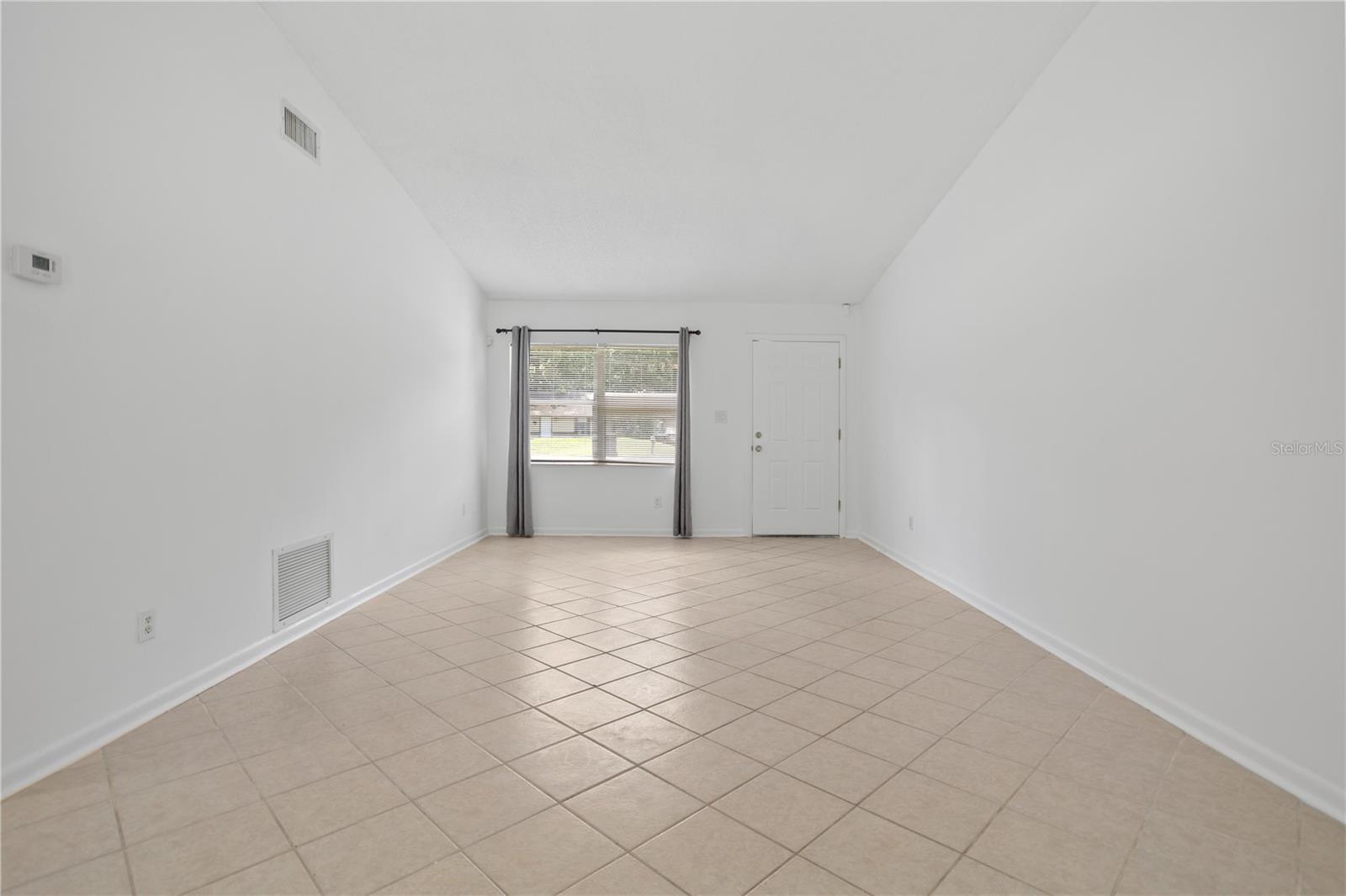 PALM LAKES ESTATES - Residential Income