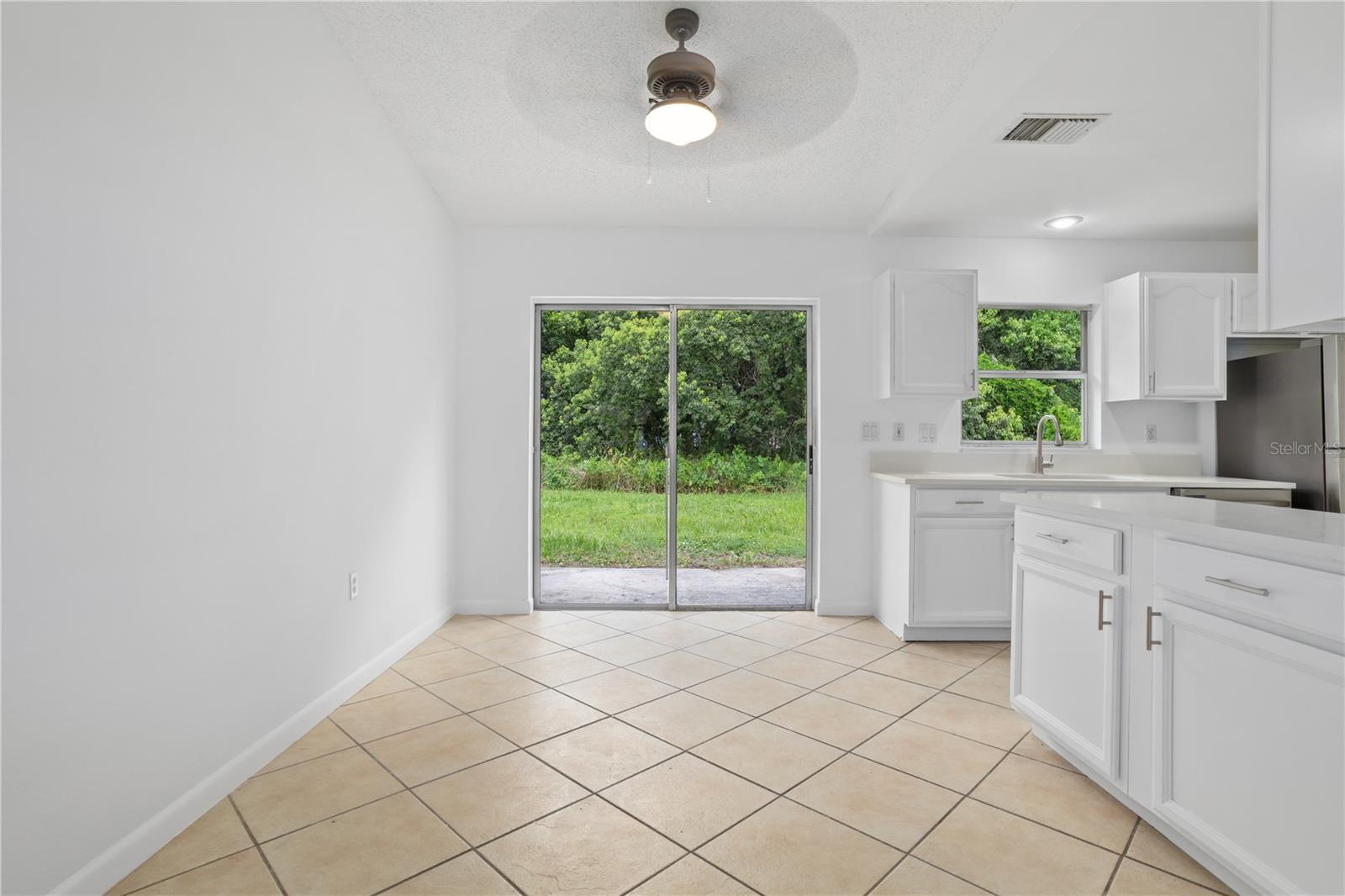 PALM LAKES ESTATES - Residential Income