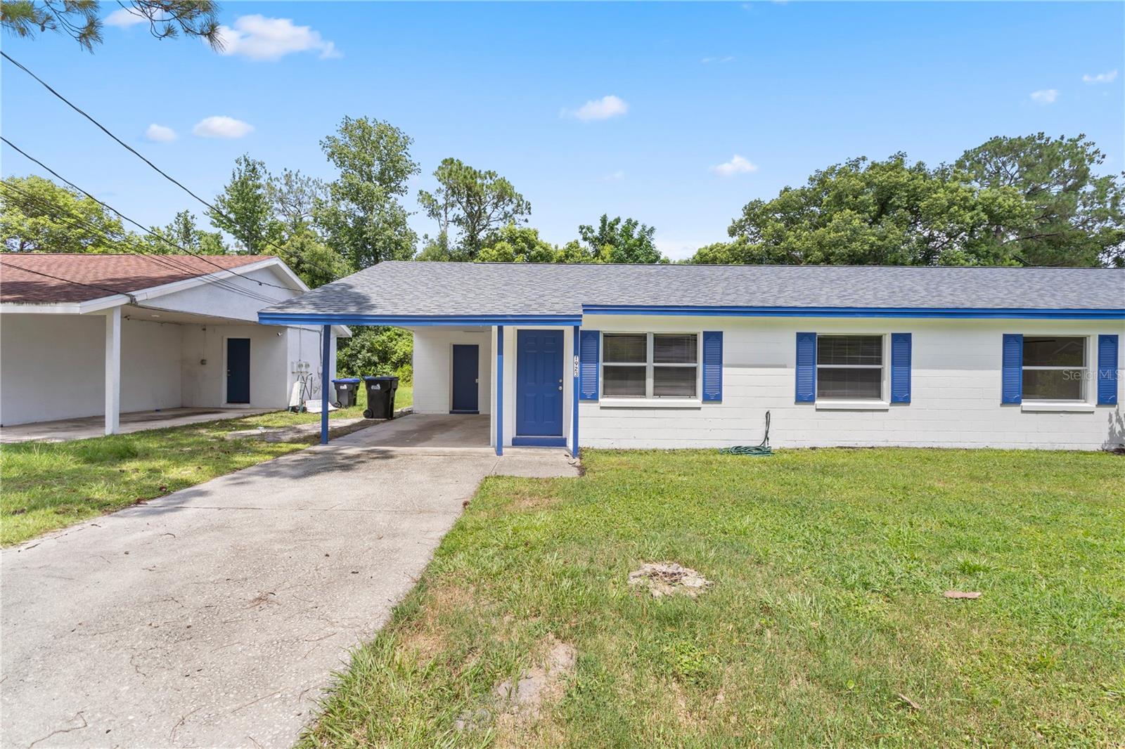 PALM LAKES ESTATES - Residential Income
