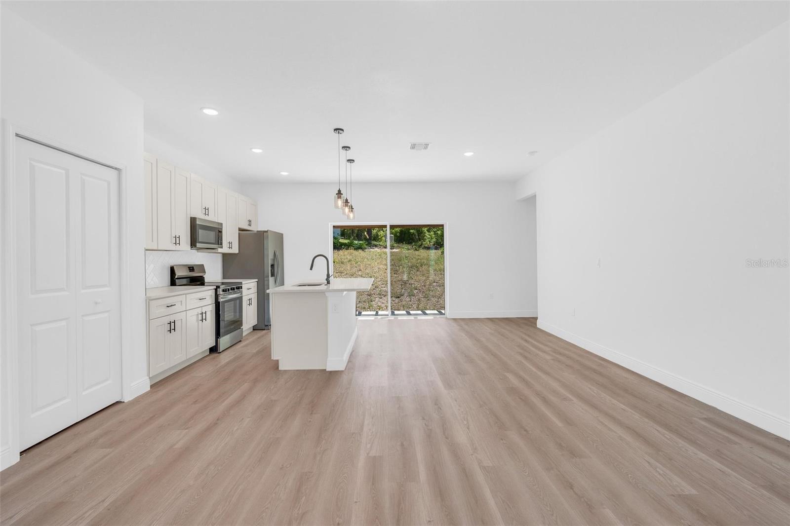 MARION OAKS UN 04 - Residential