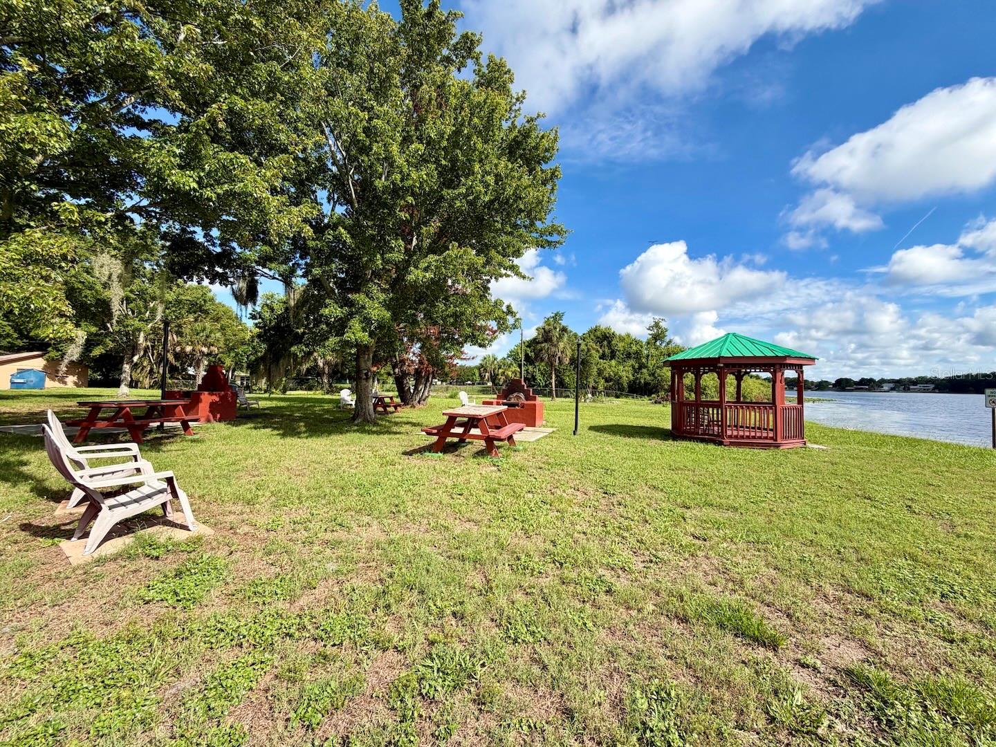 LAKE KATHRYN VILLAGE - Residential