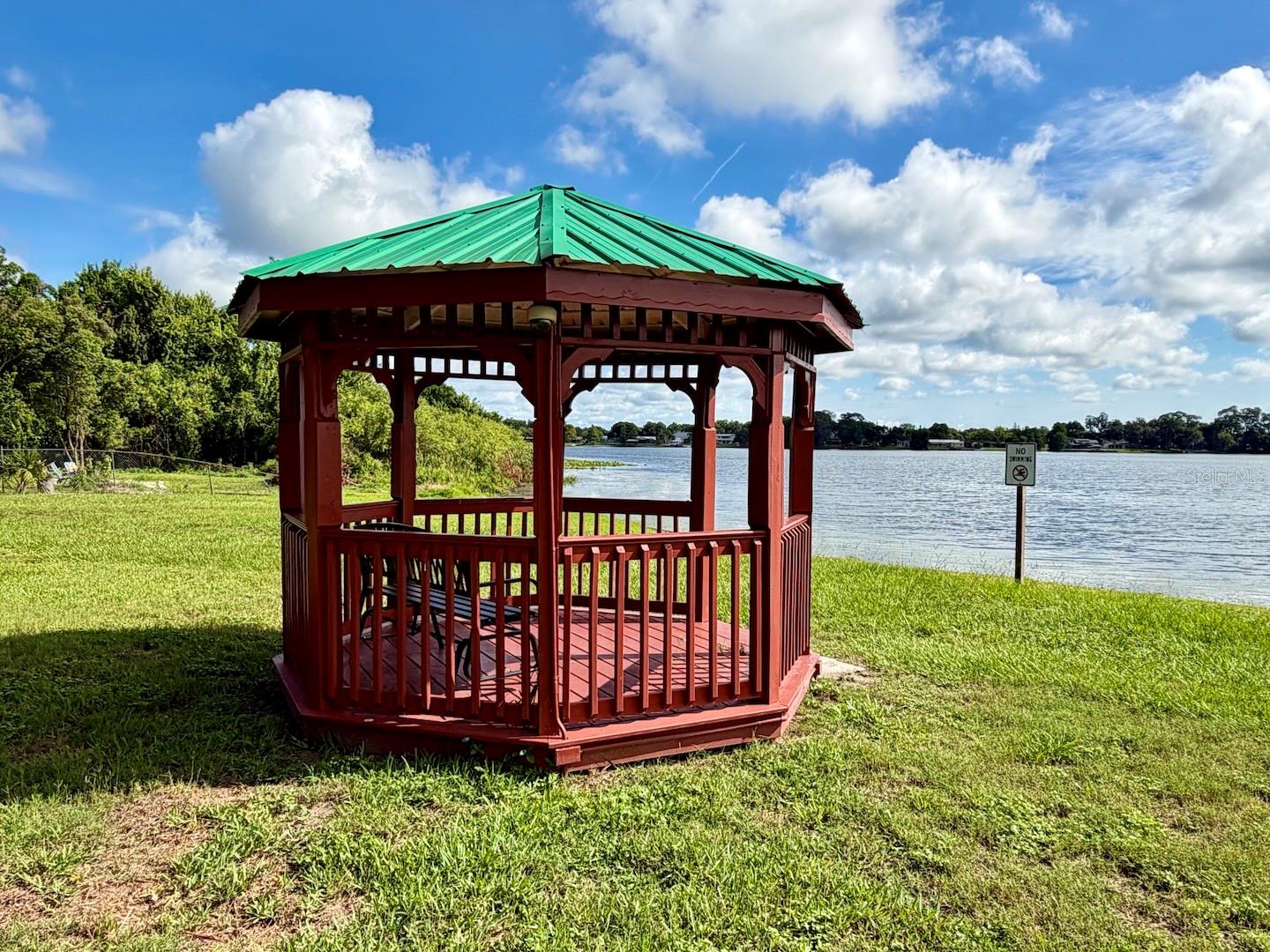 LAKE KATHRYN VILLAGE - Residential