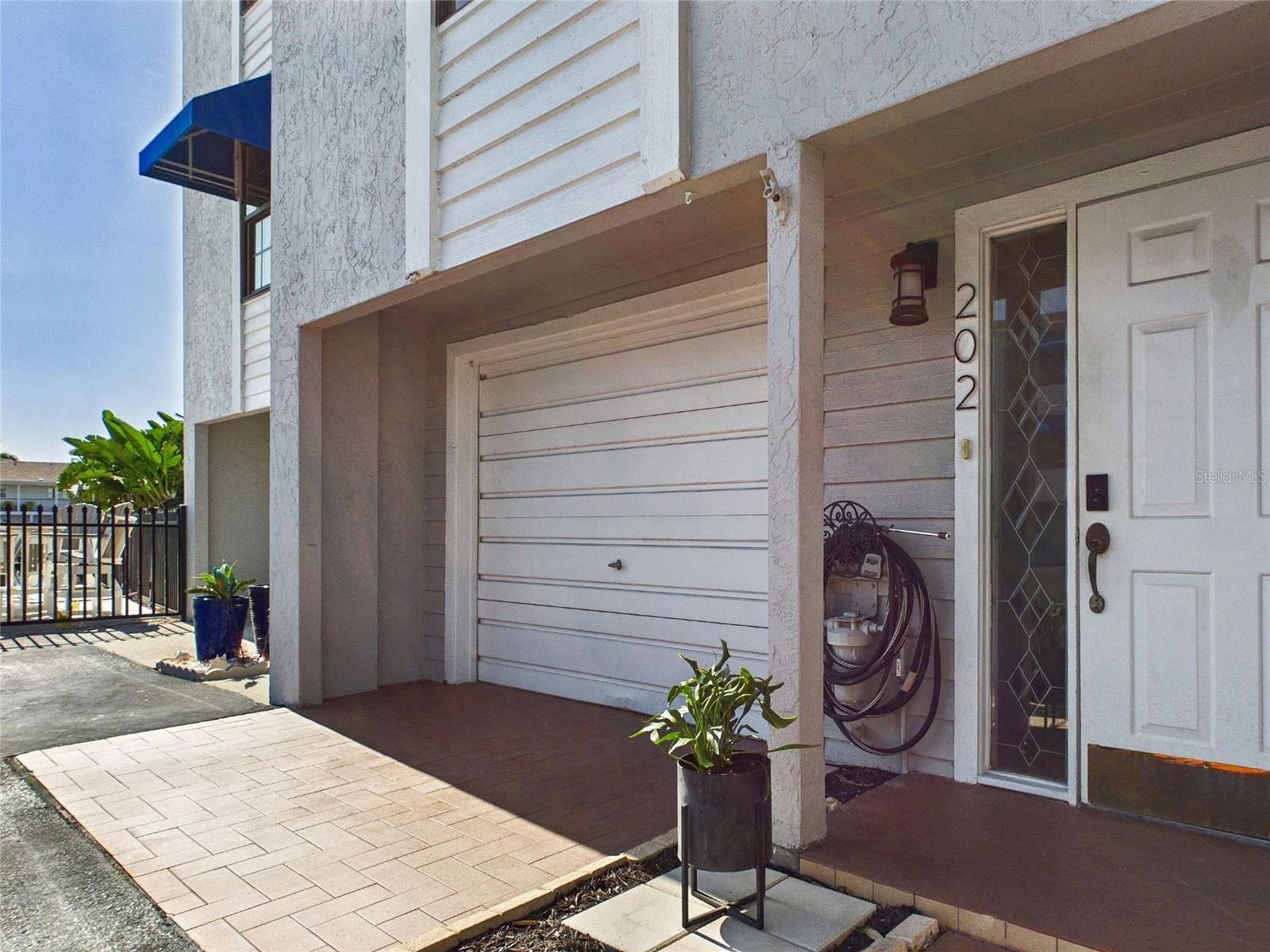 BAYWAY CONDO PH ONE - Residential