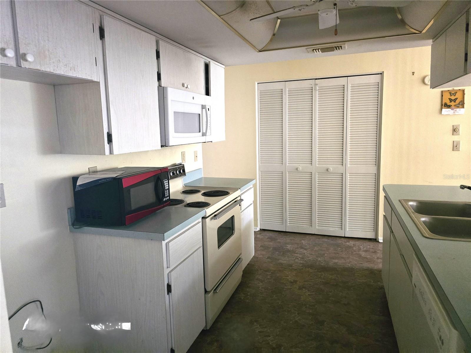 SAN CLEMENTE VILLAGE - Residential