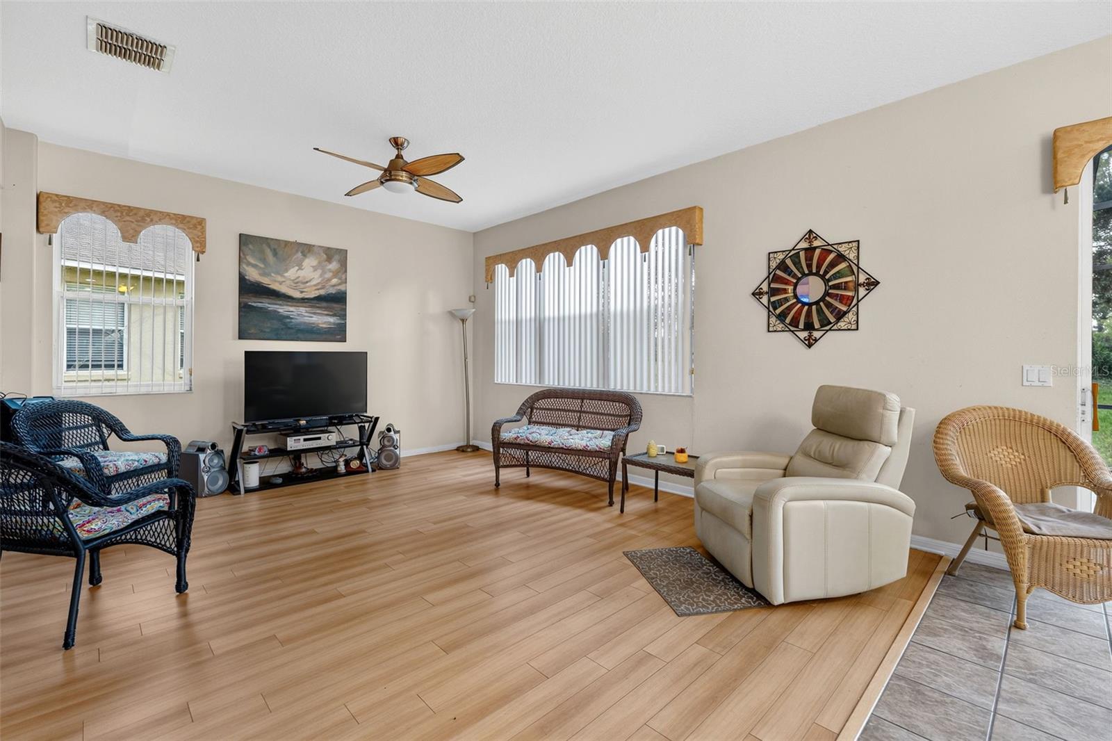 SUNRISE LAKES PH I SUB - Residential