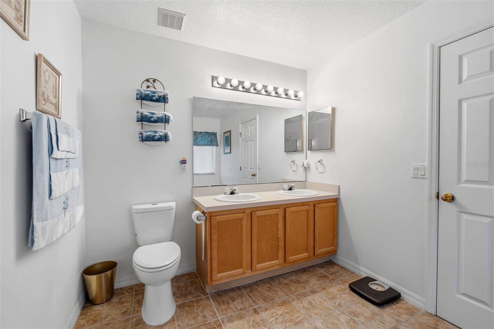 SUNRISE LAKES PH I SUB - Residential