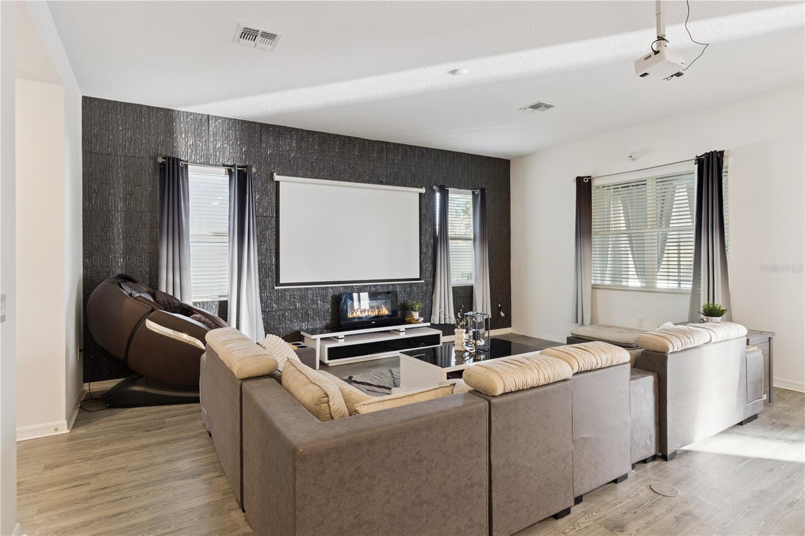 SAN SEBASTIAN RESERVE - Residential Lease