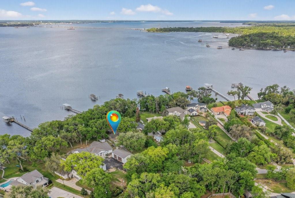 Riverfront opportunity ready for new owners to create their perfect waterfront retreat! Bring your vision and builder to this incredible location in a sought-after riverfront community. Nestled along the St. Johns River, you’ll enjoy peaceful waterfront living while still being just a short drive to Jacksonville, all within desirable St. Johns County. Whether you’re looking to renovate, rebuild, or invest, the potential here is undeniable! Bring your Builder/Contractor and make your Riverfront Home in St. Augustine ------A reality today!