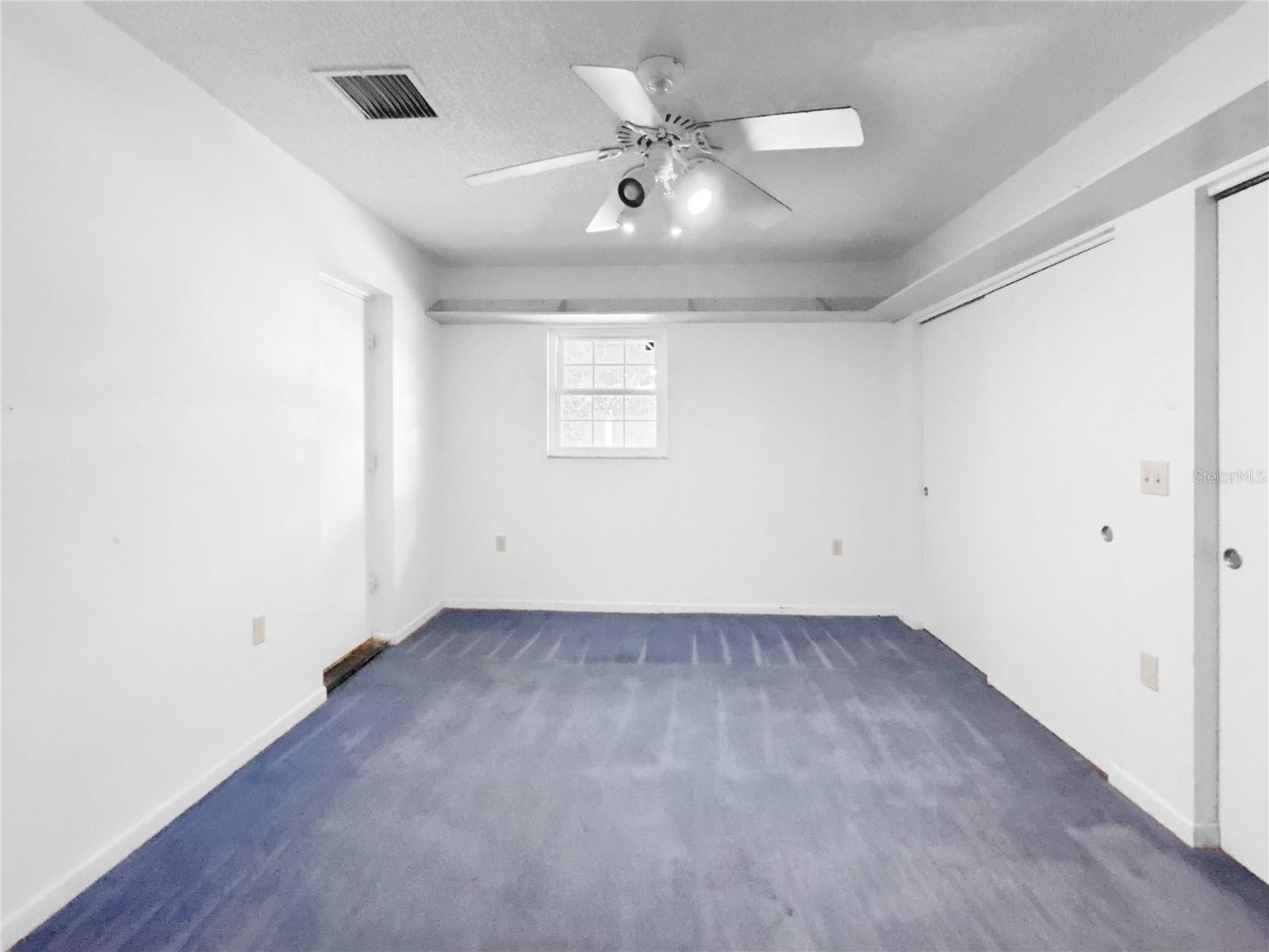 ELOISE WOODS LAKE MARIAM UNIT - Residential