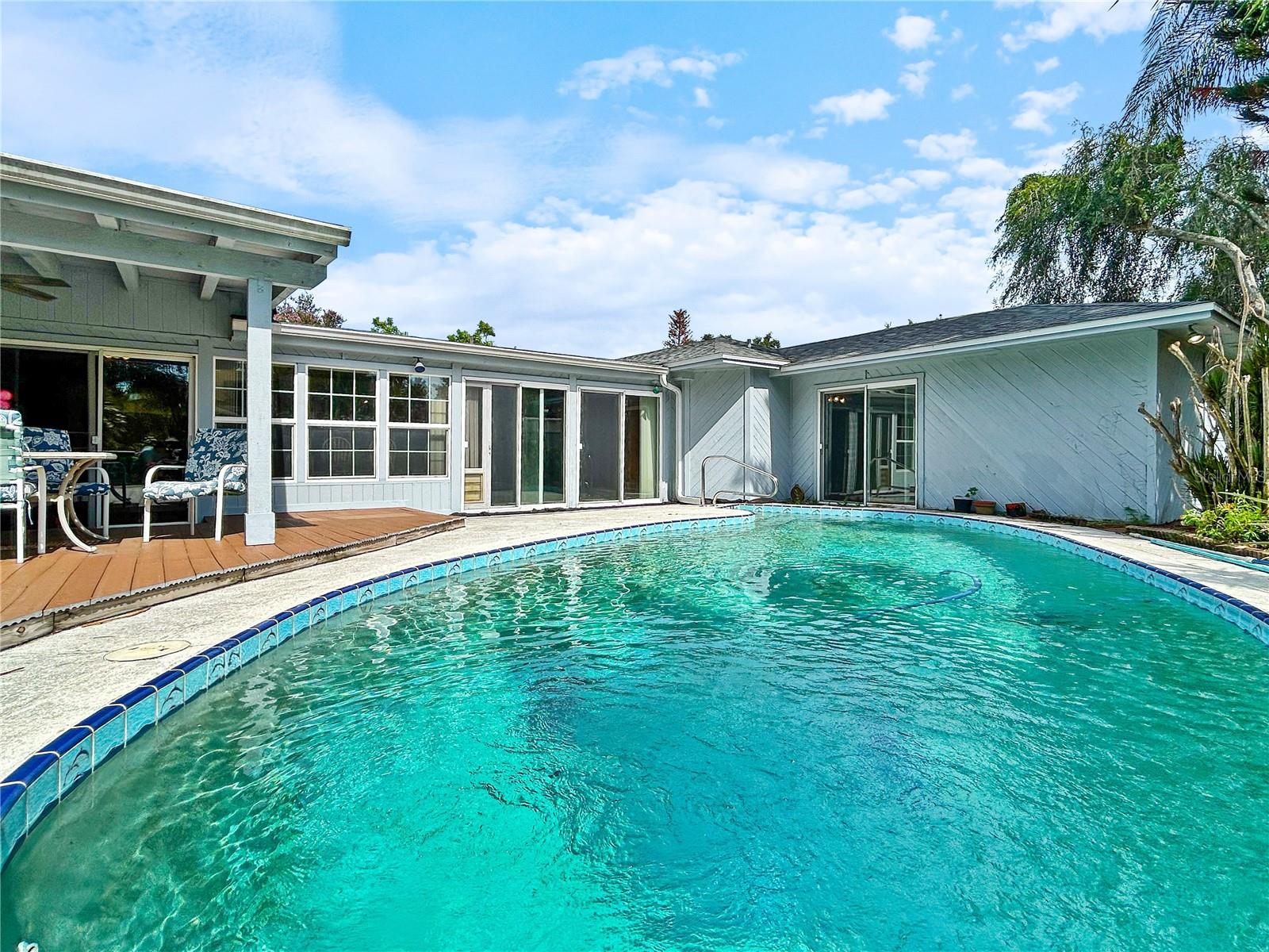 ELOISE WOODS LAKE MARIAM UNIT - Residential