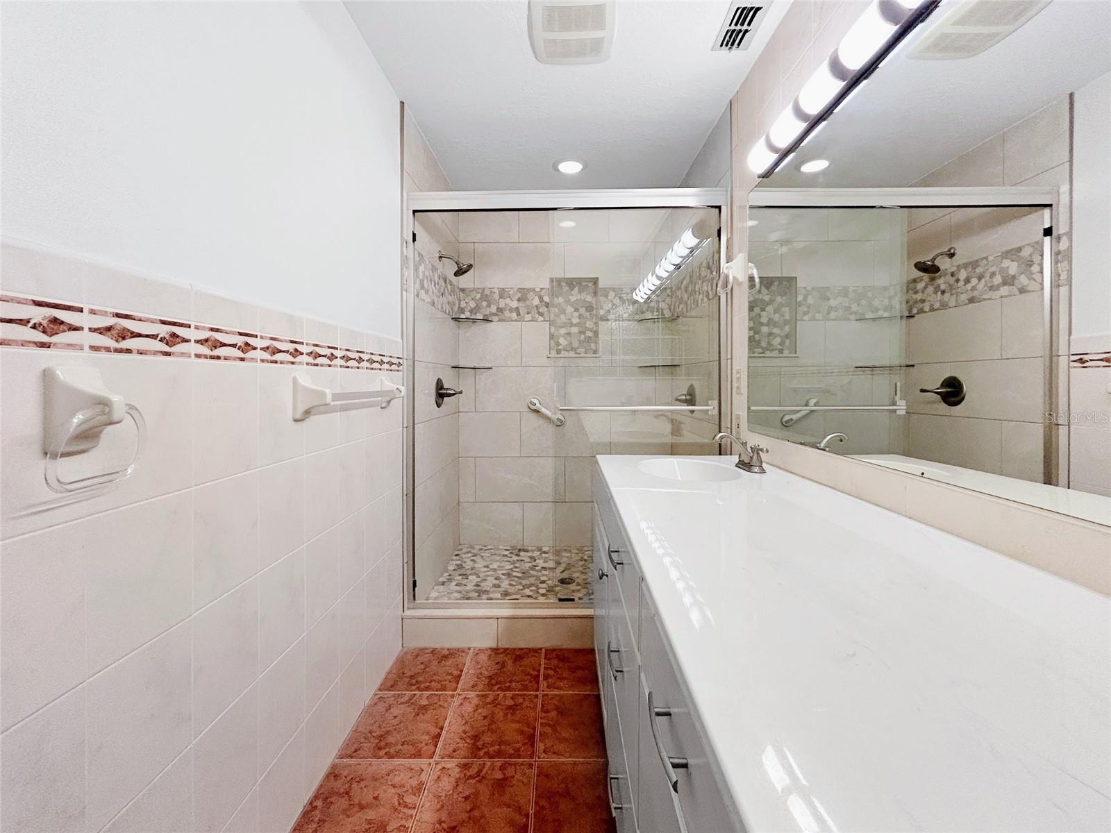ELOISE WOODS LAKE MARIAM UNIT - Residential
