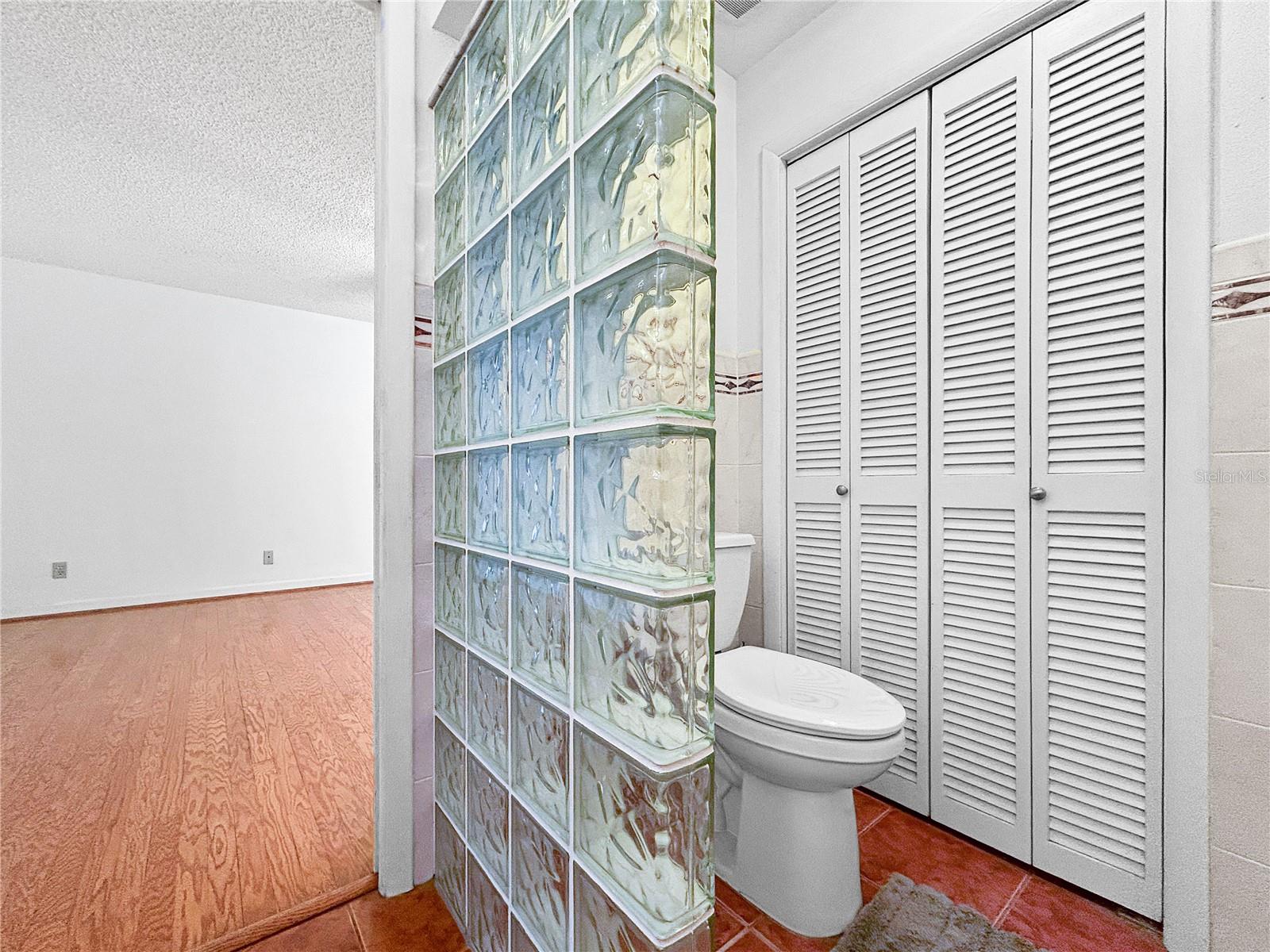 ELOISE WOODS LAKE MARIAM UNIT - Residential