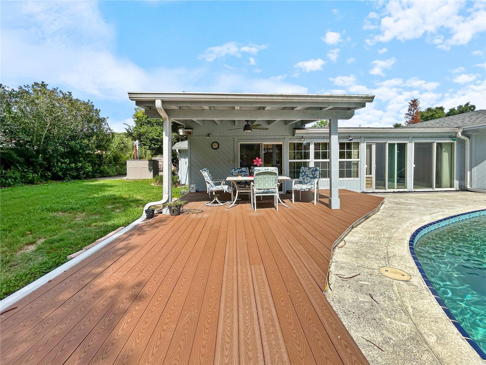 ELOISE WOODS LAKE MARIAM UNIT - Residential