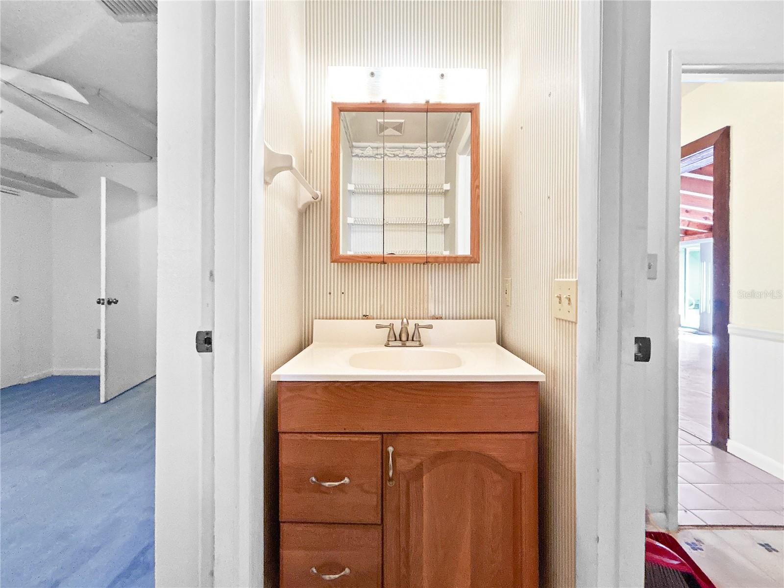 ELOISE WOODS LAKE MARIAM UNIT - Residential