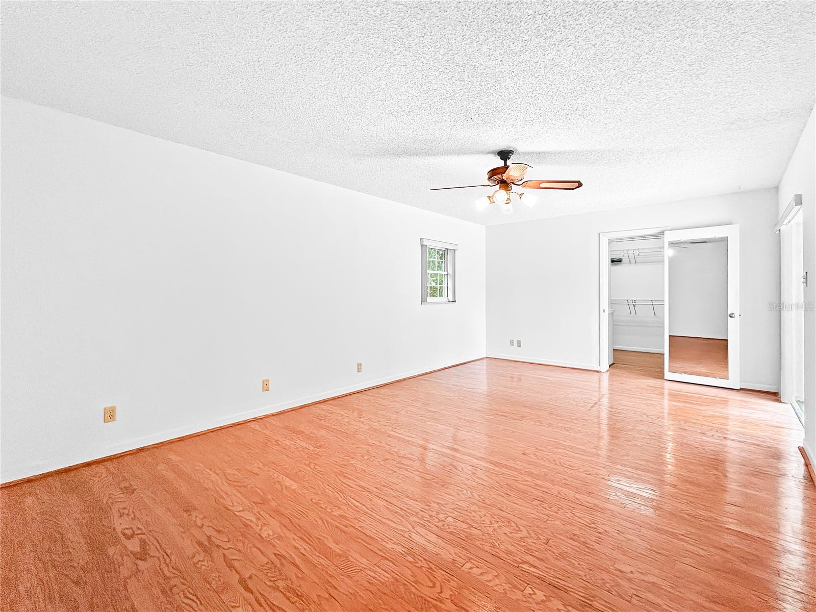 ELOISE WOODS LAKE MARIAM UNIT - Residential