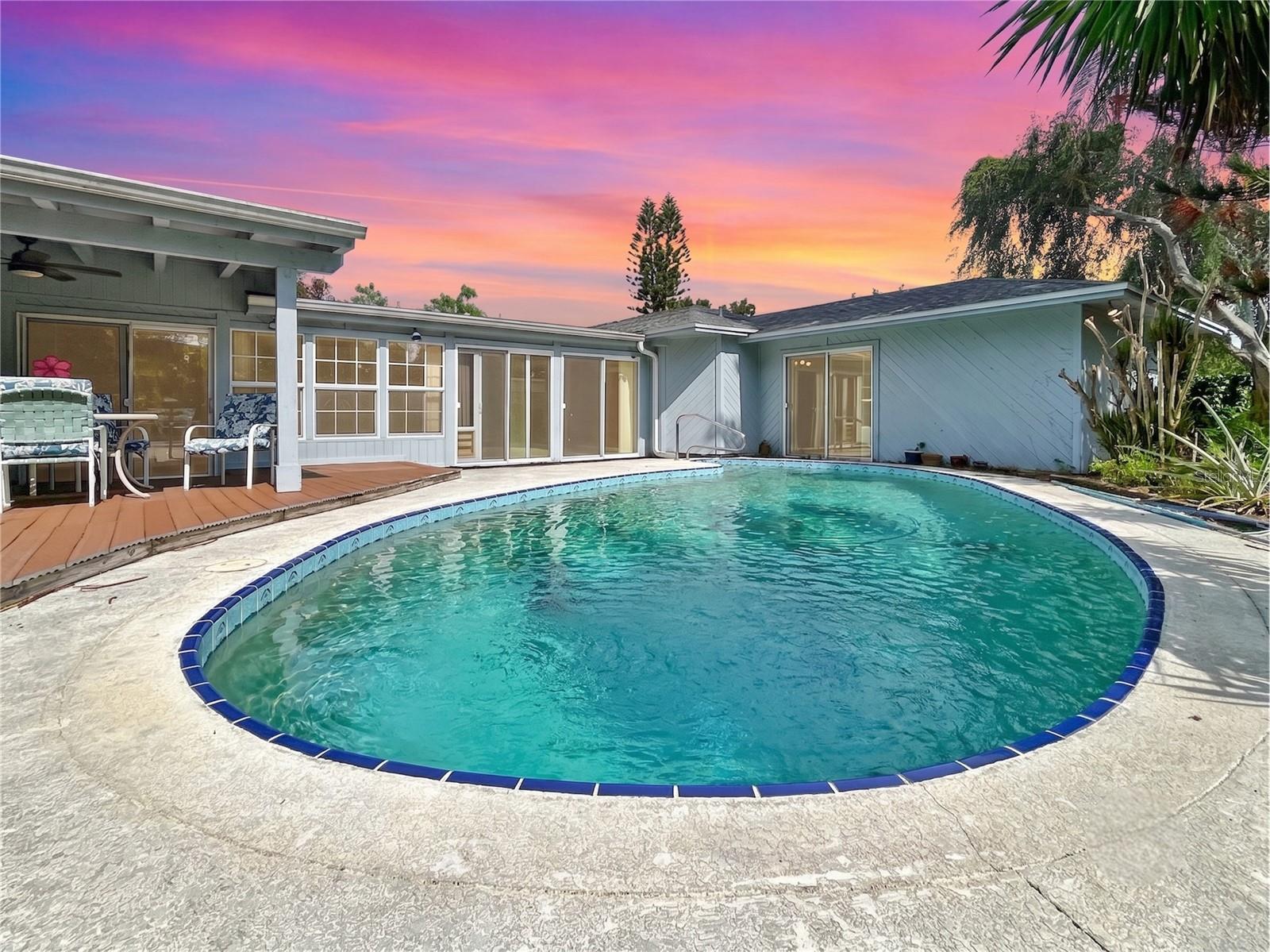 ELOISE WOODS LAKE MARIAM UNIT - Residential