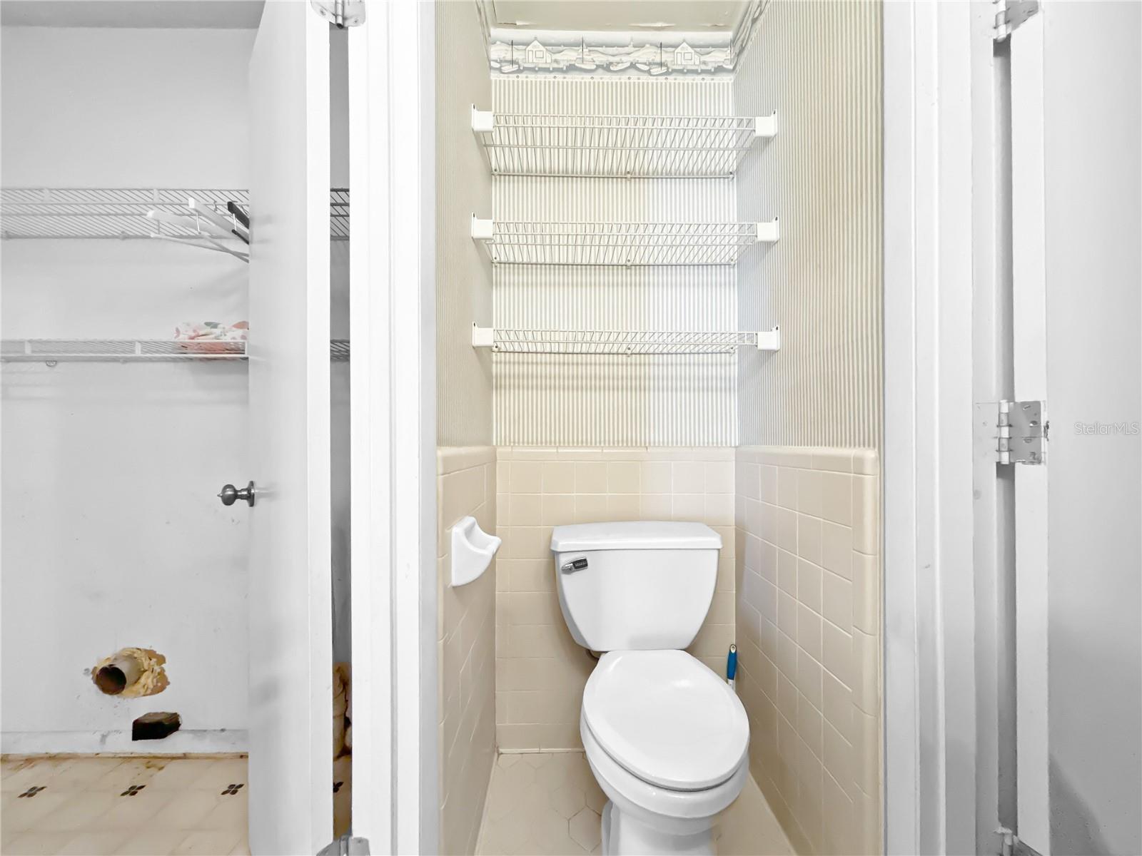 ELOISE WOODS LAKE MARIAM UNIT - Residential