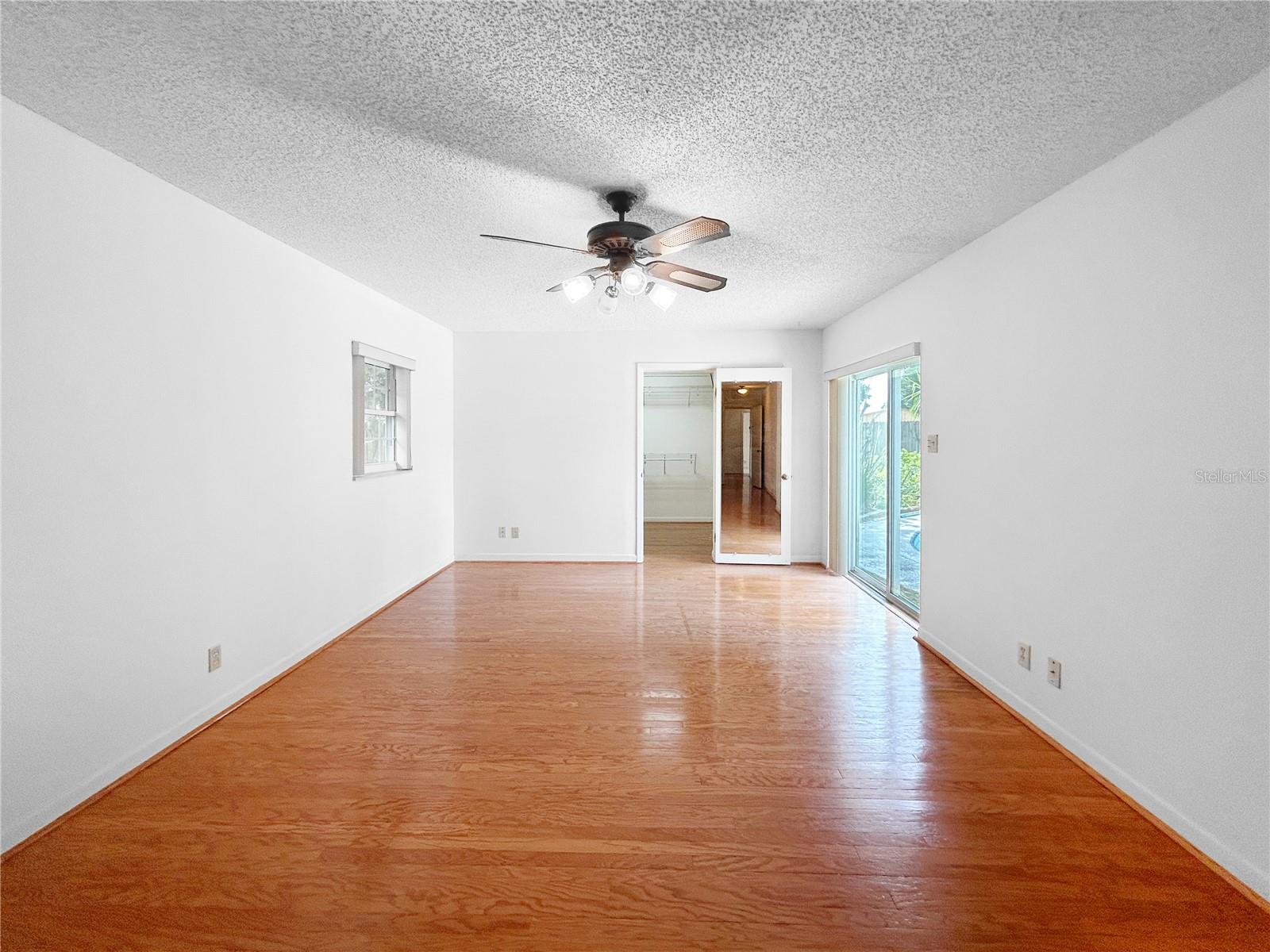 ELOISE WOODS LAKE MARIAM UNIT - Residential