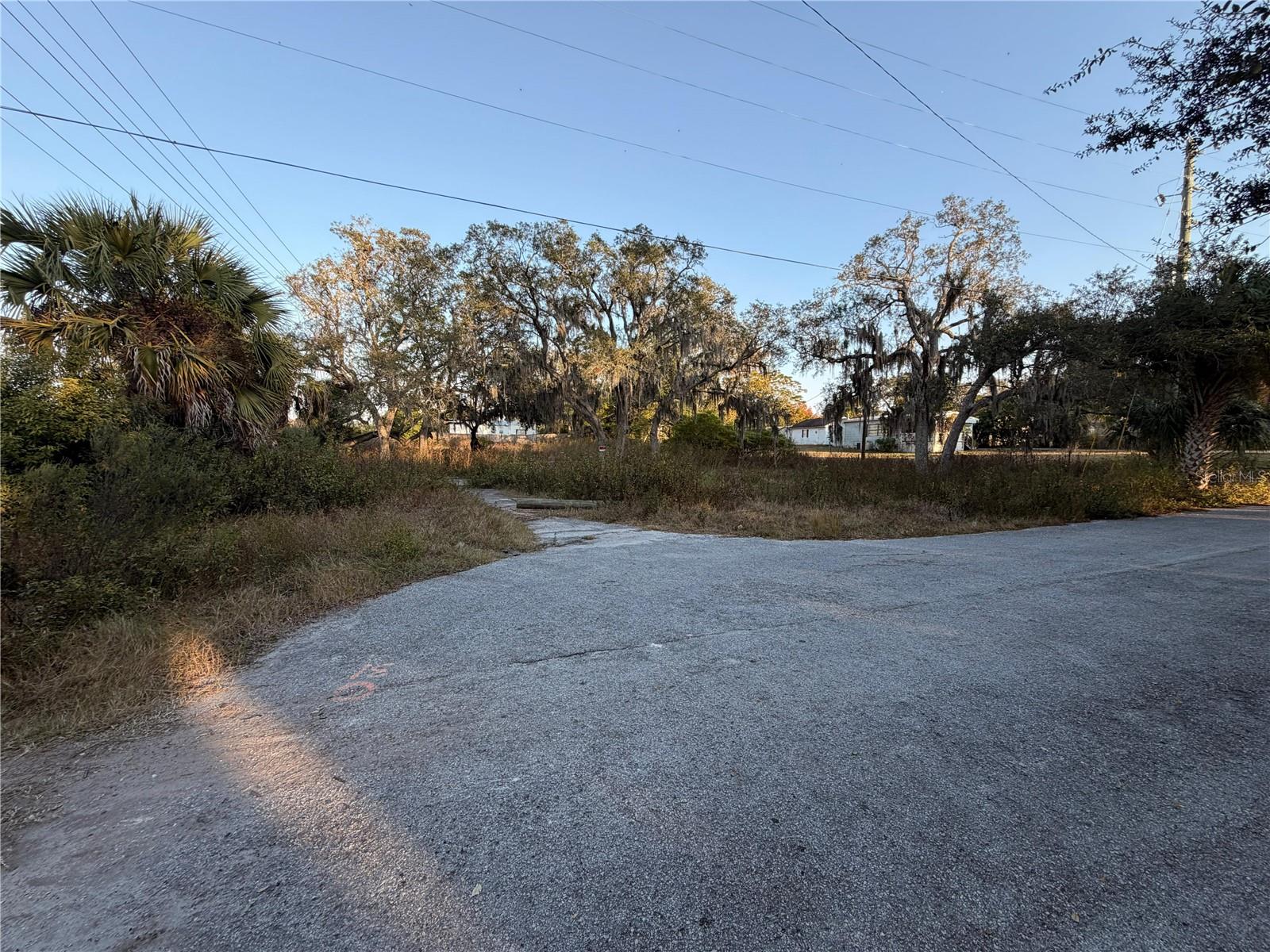 PARKWOOD ACRES - Land
