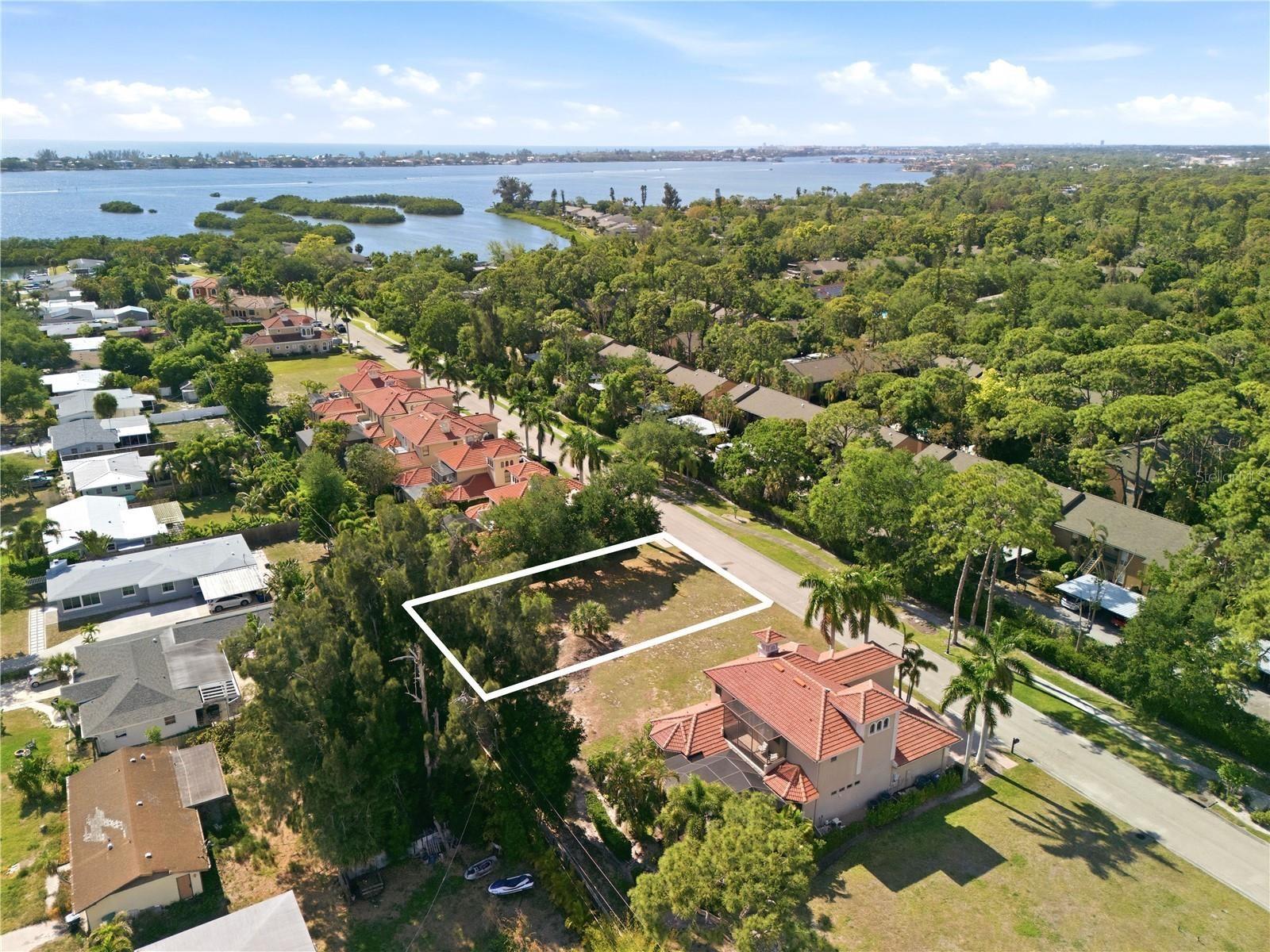 PORTOFINO ON THE BAY - Land
