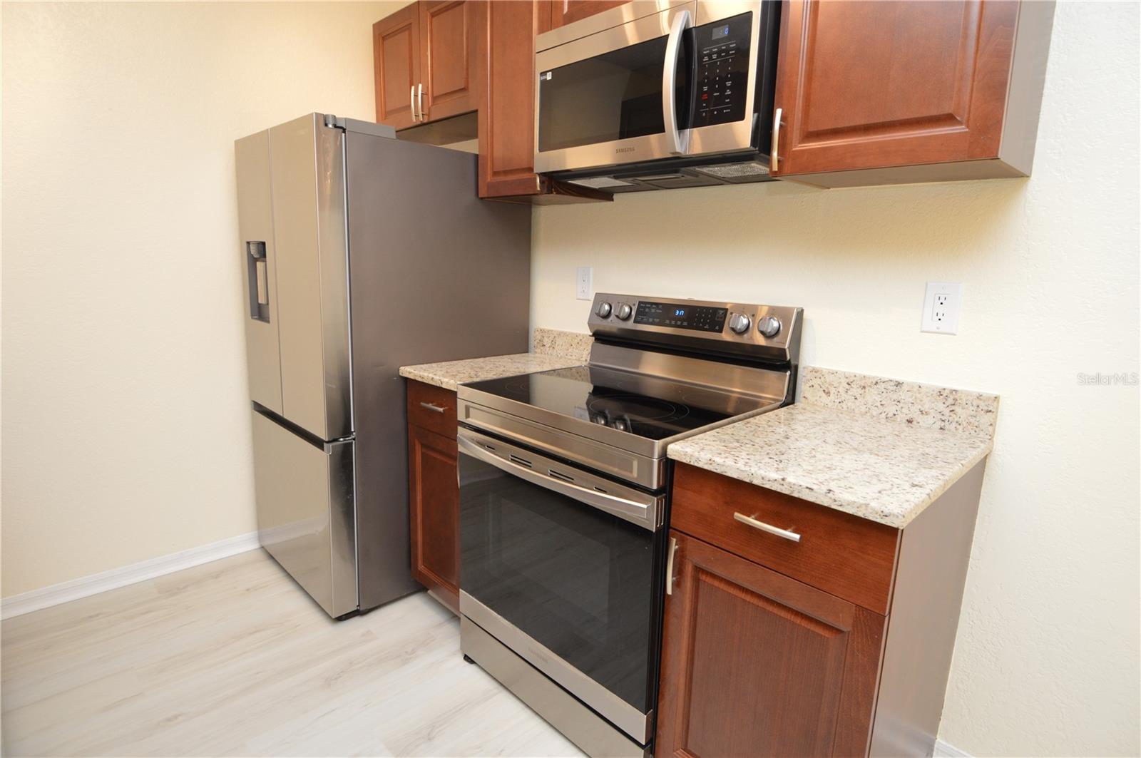ITOPIA PRIVATE RESIDENCES CONDO - Residential Lease