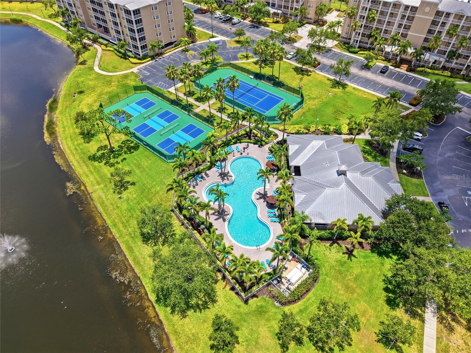 TOWNHOMES OF SEMINOLE ISLE - Residential
