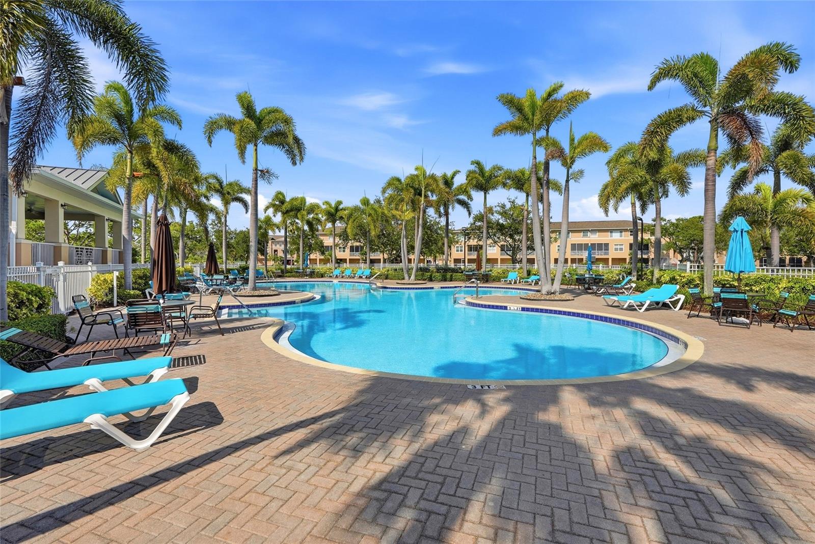 TOWNHOMES OF SEMINOLE ISLE - Residential