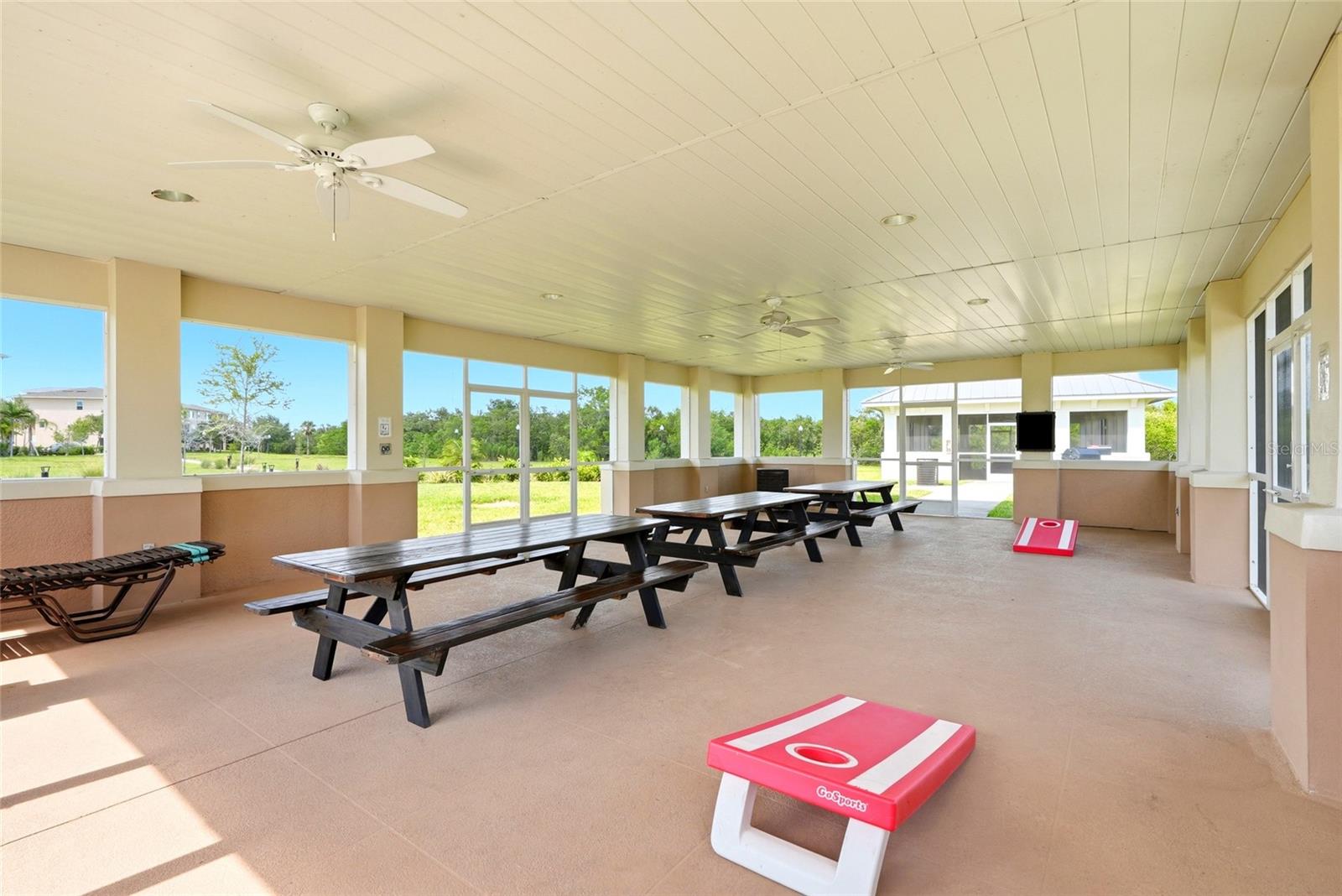 TOWNHOMES OF SEMINOLE ISLE - Residential