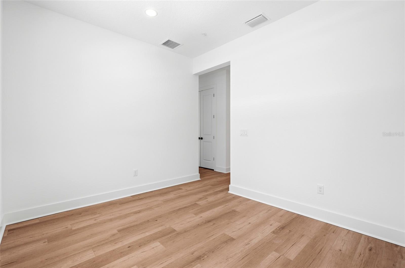 TOWNHOMES OF SEMINOLE ISLE - Residential