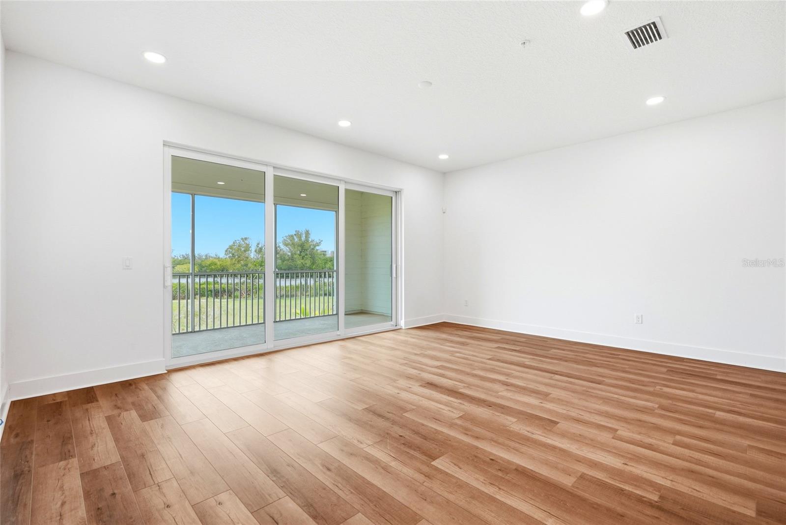 TOWNHOMES OF SEMINOLE ISLE - Residential