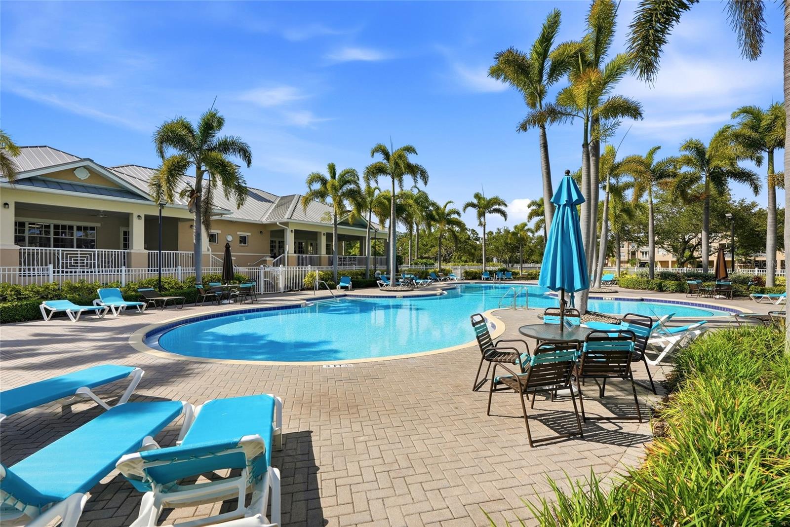 TOWNHOMES OF SEMINOLE ISLE - Residential