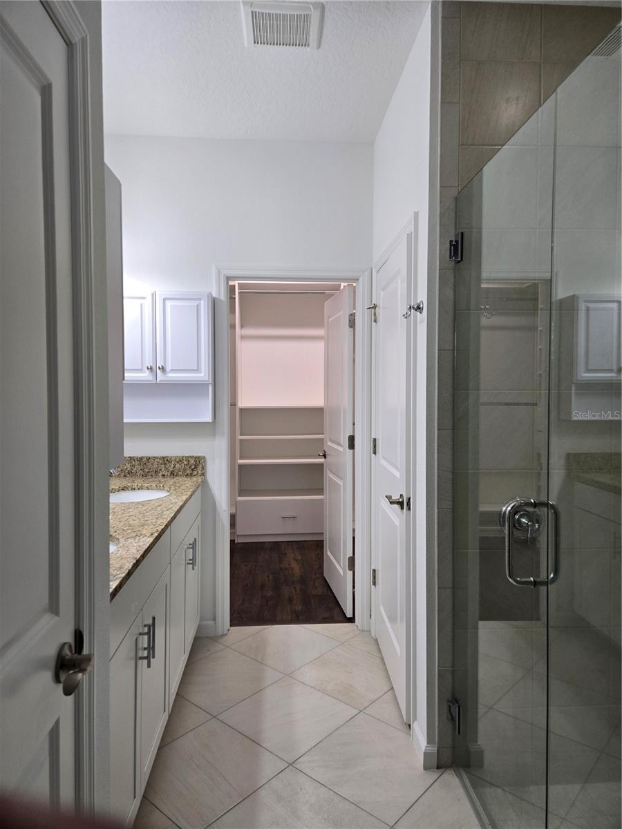 LATITUDE/DAYTONA BEACH PH 3A - Residential Lease