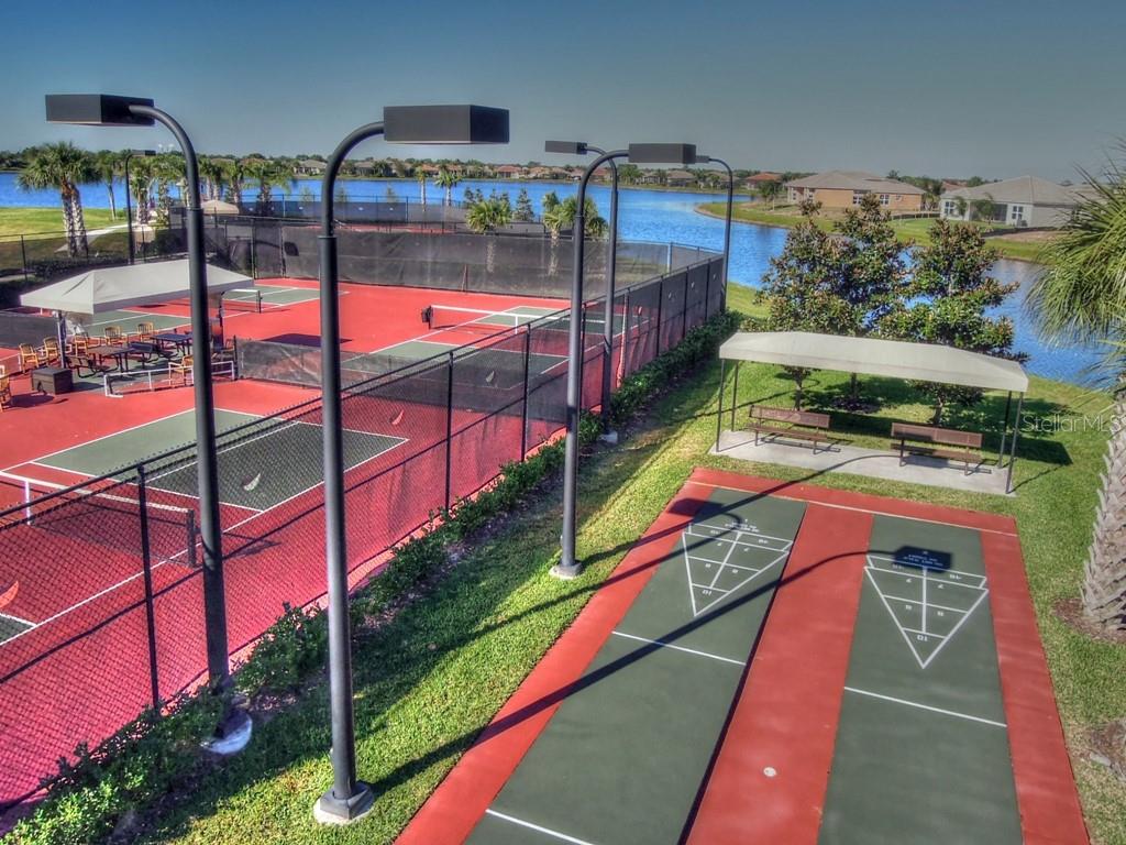 VALENCIA LAKES - Residential