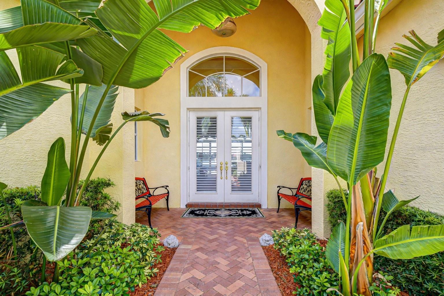 VALENCIA LAKES - Residential