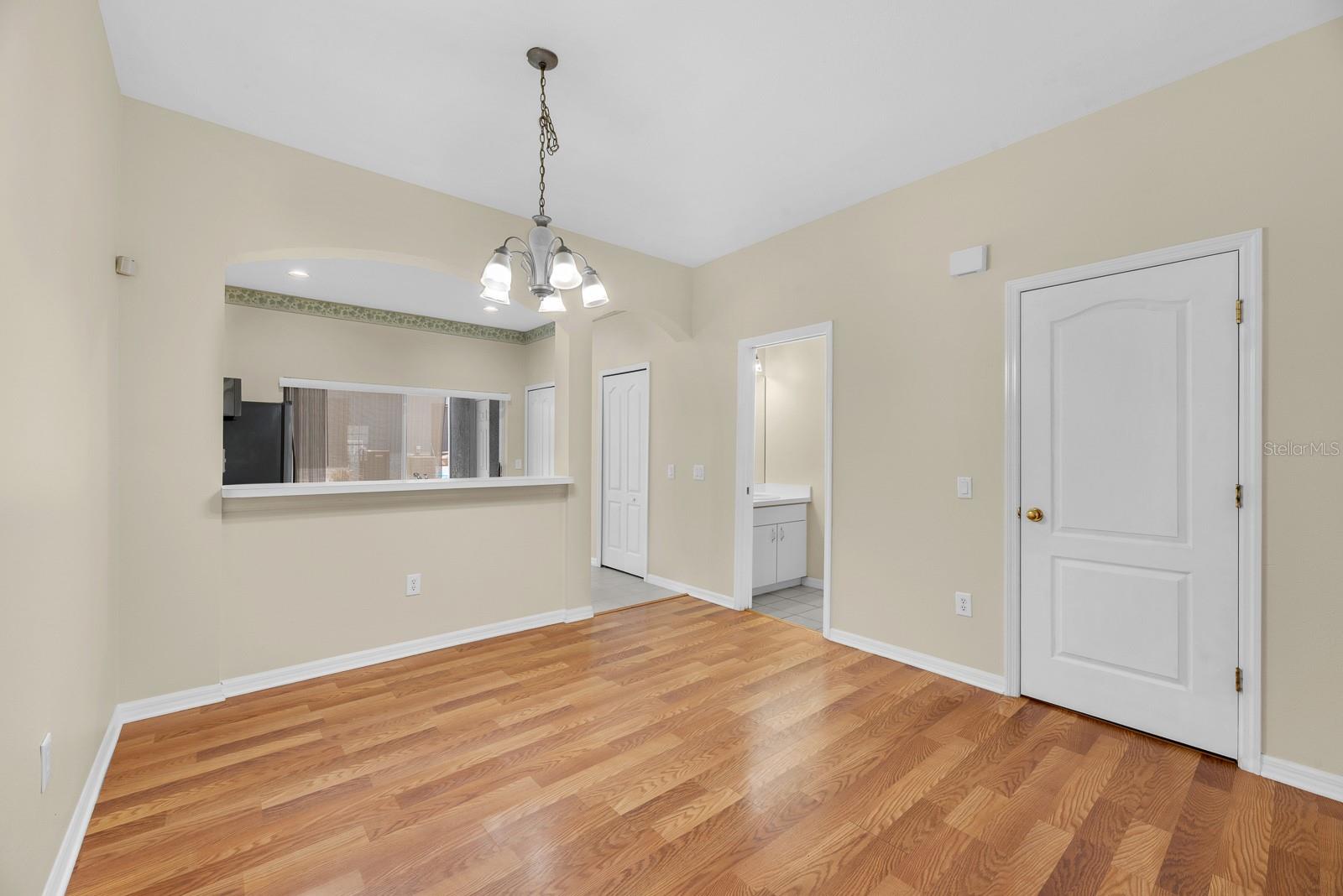 KINGS LAKE TWNHMS - Residential Lease